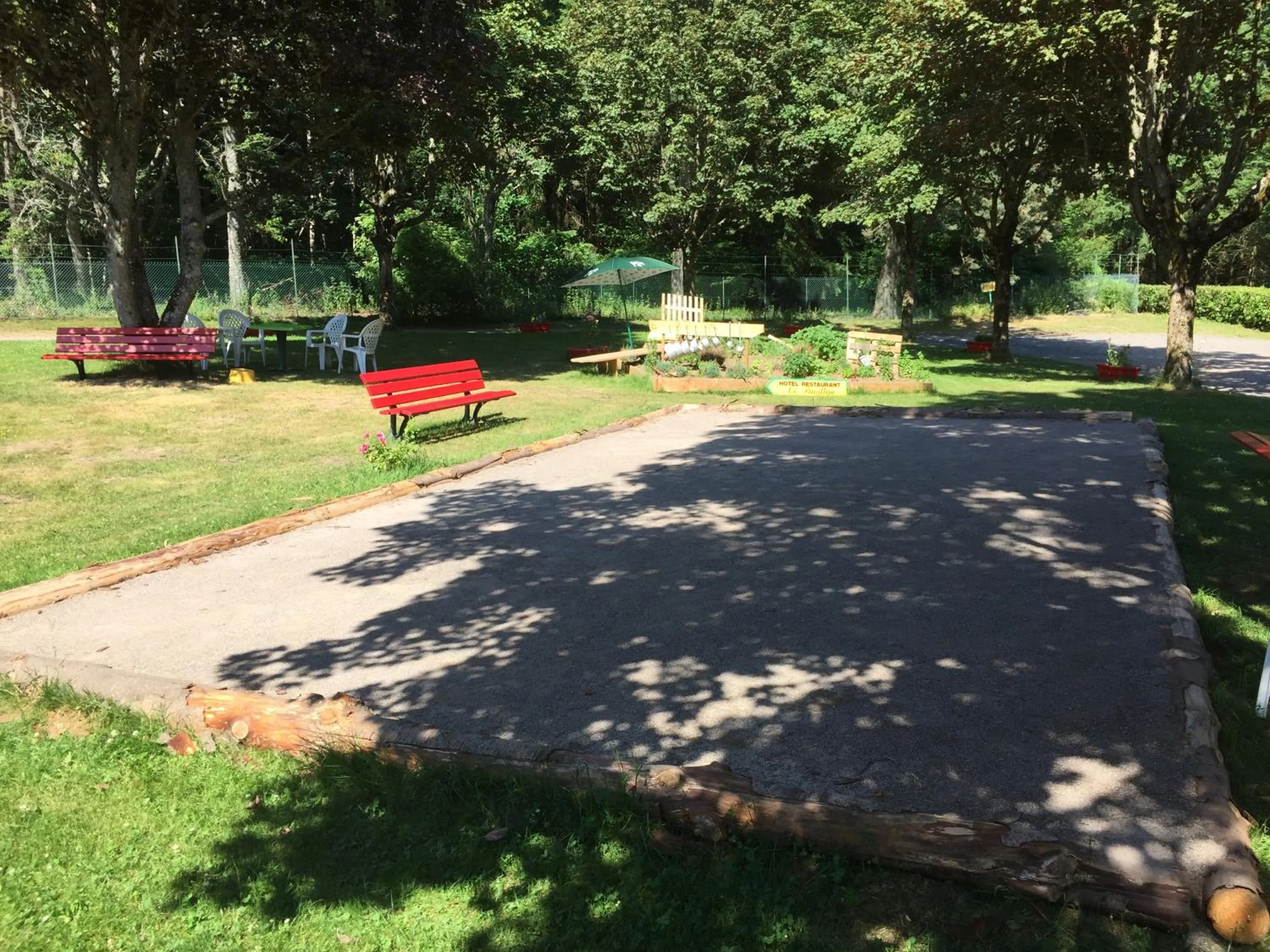 Entertainment in Le Pavillon