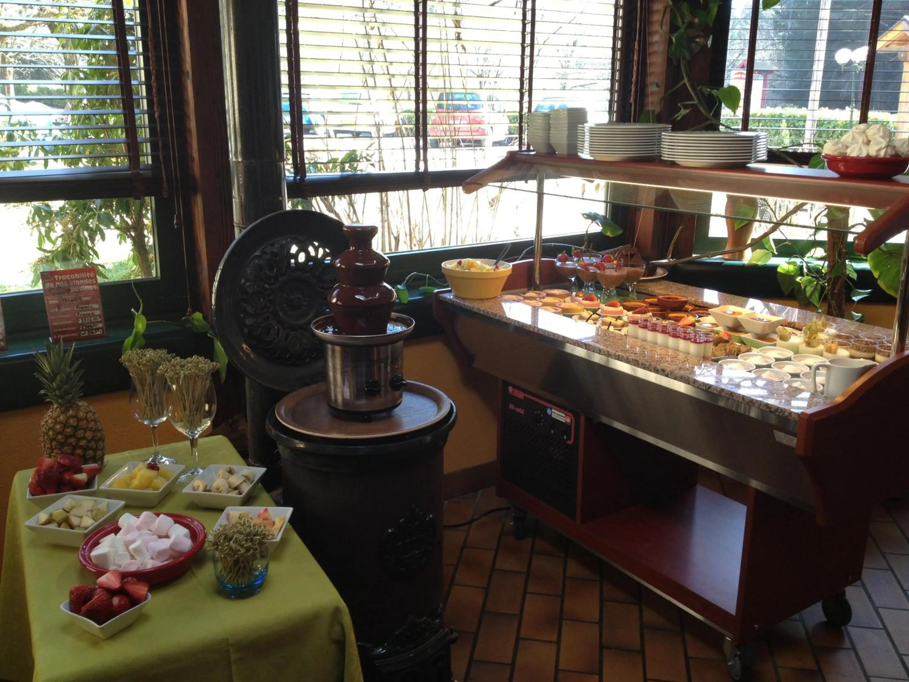 Restaurant/places to eat in Le Pavillon