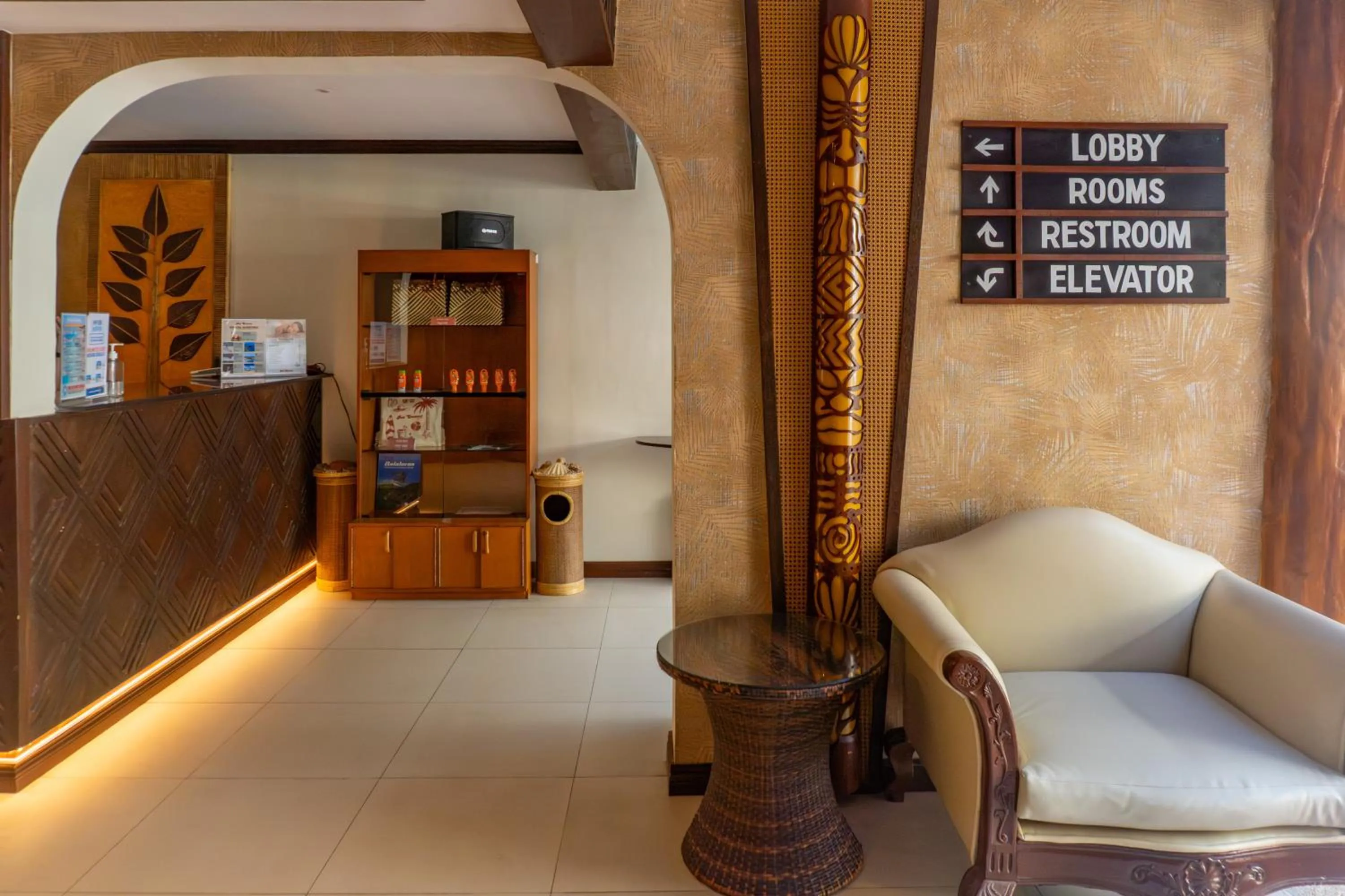 Lobby or reception in Red Coconut Beach Hotel Boracay