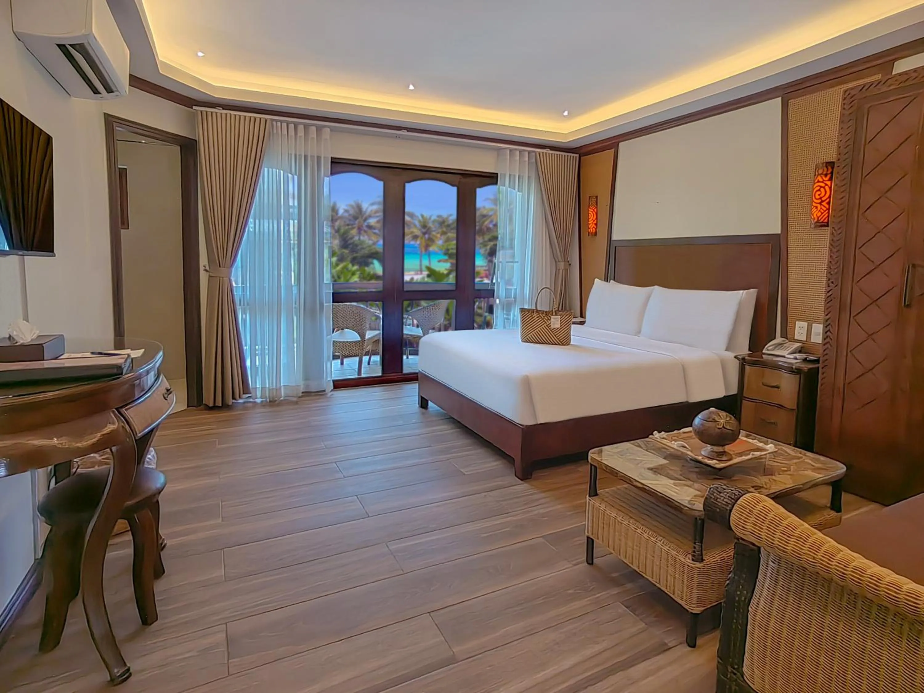 Deluxe  Pool View in Red Coconut Beach Hotel Boracay