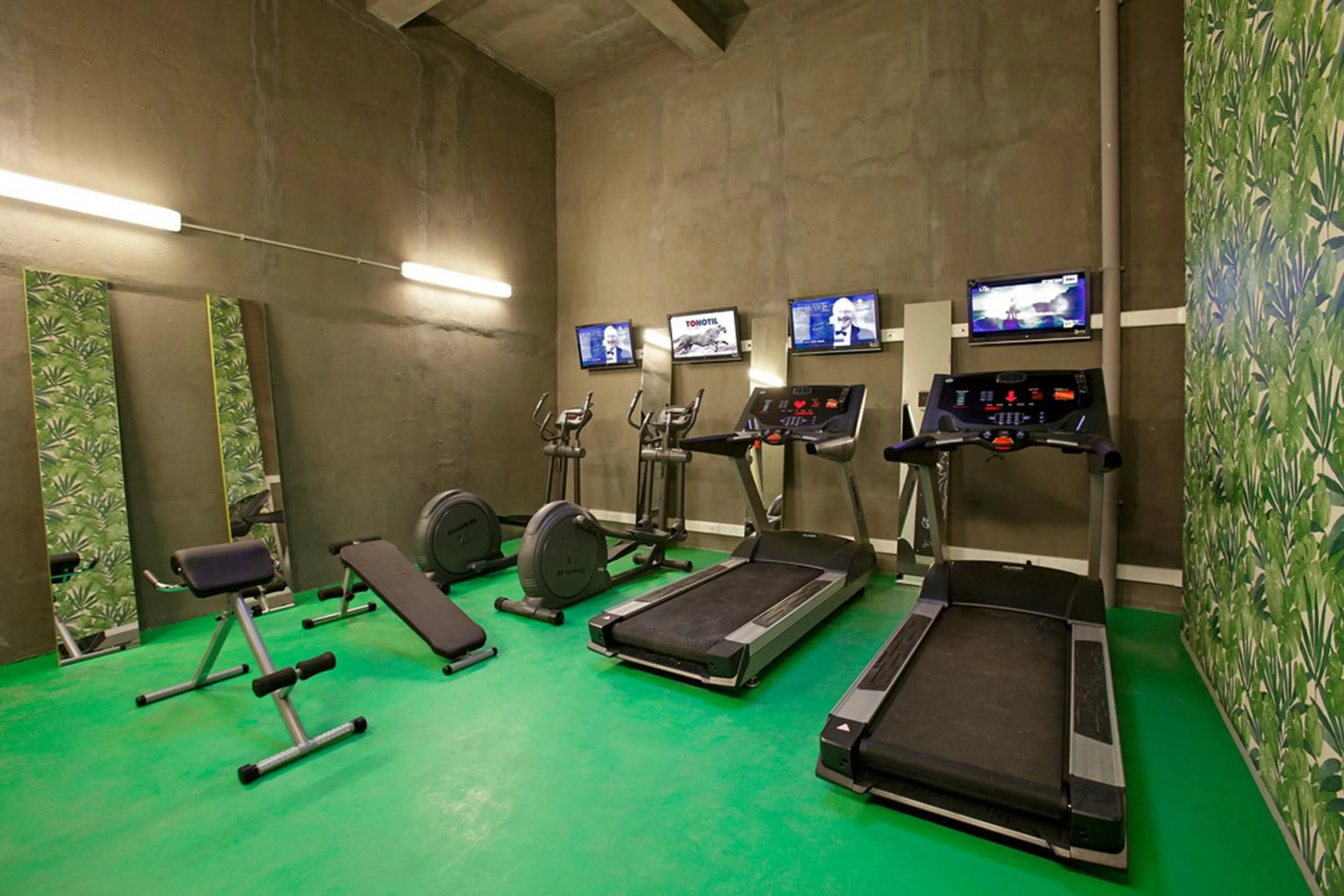 Fitness centre/facilities in Athens Mosaico Suites & Apartments