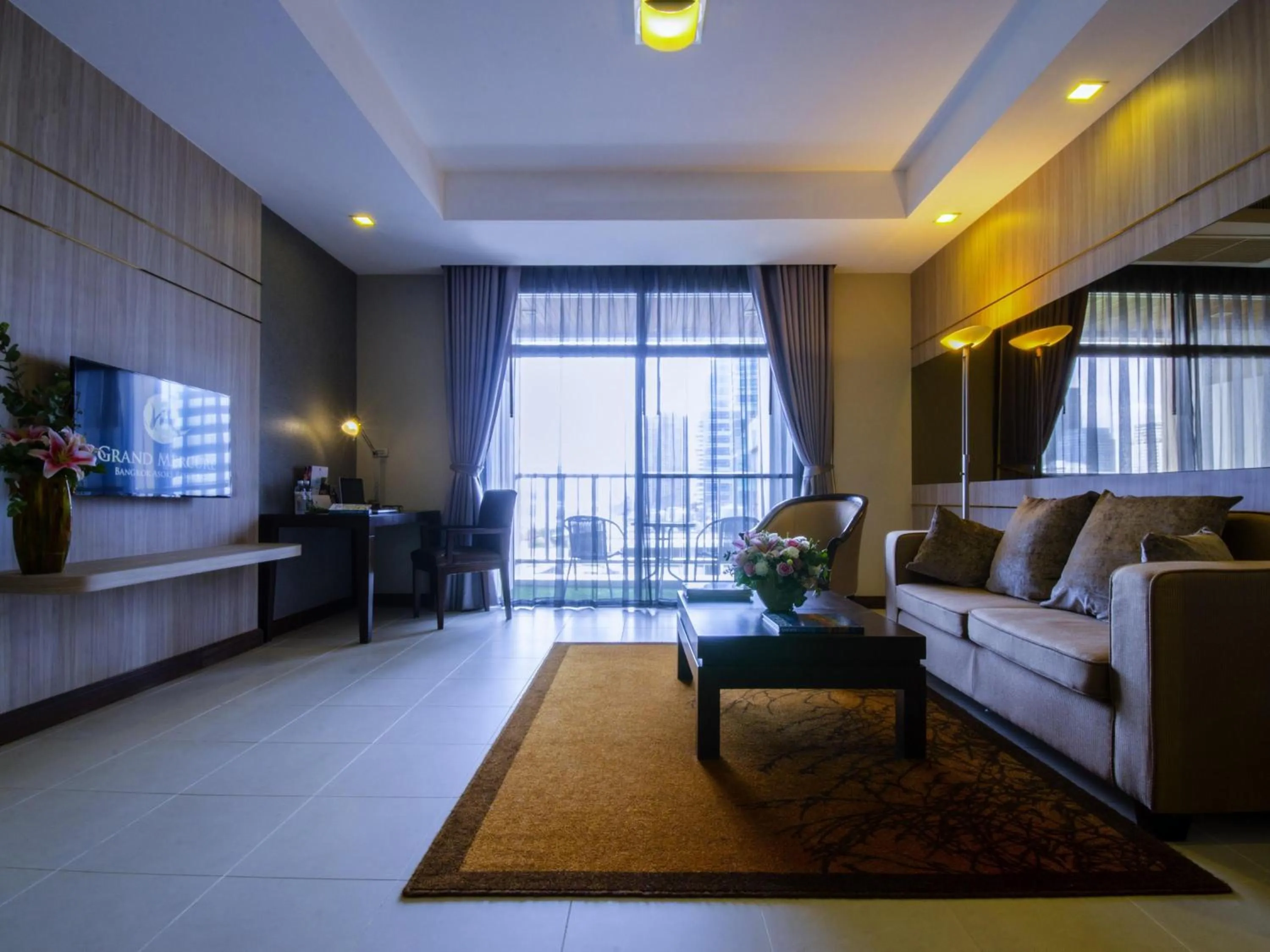 Bedroom in Grand Mercure Bangkok Asoke Residence