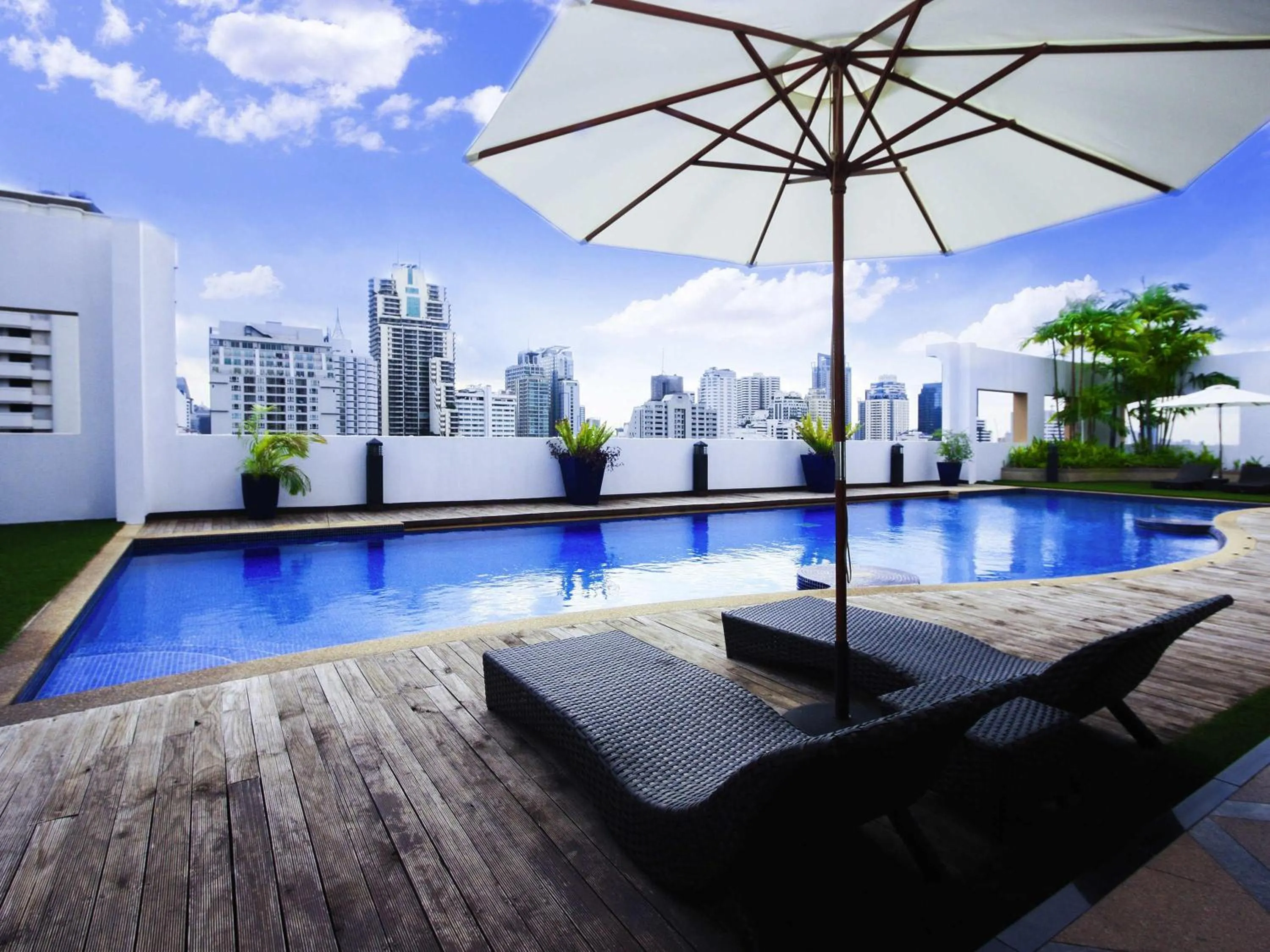 Pool view in Grand Mercure Bangkok Asoke Residence