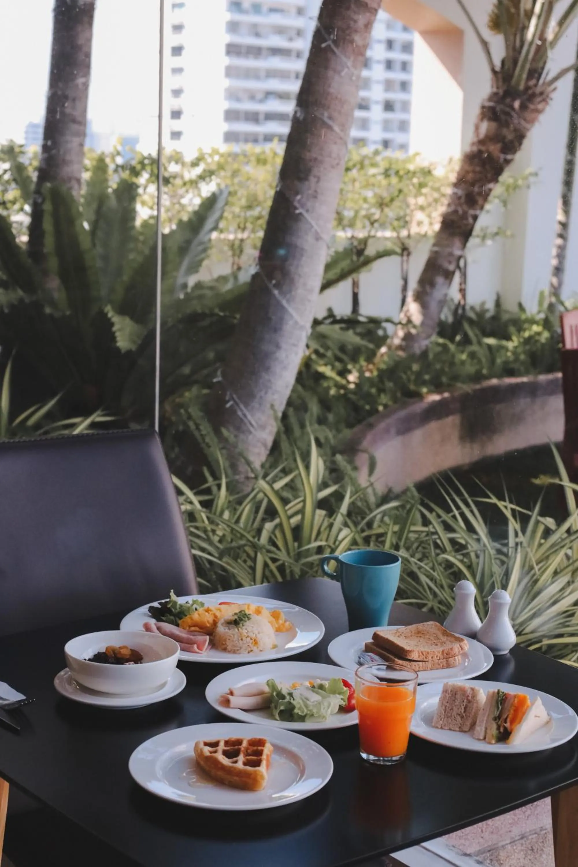 Restaurant/places to eat in Grand Mercure Bangkok Asoke Residence