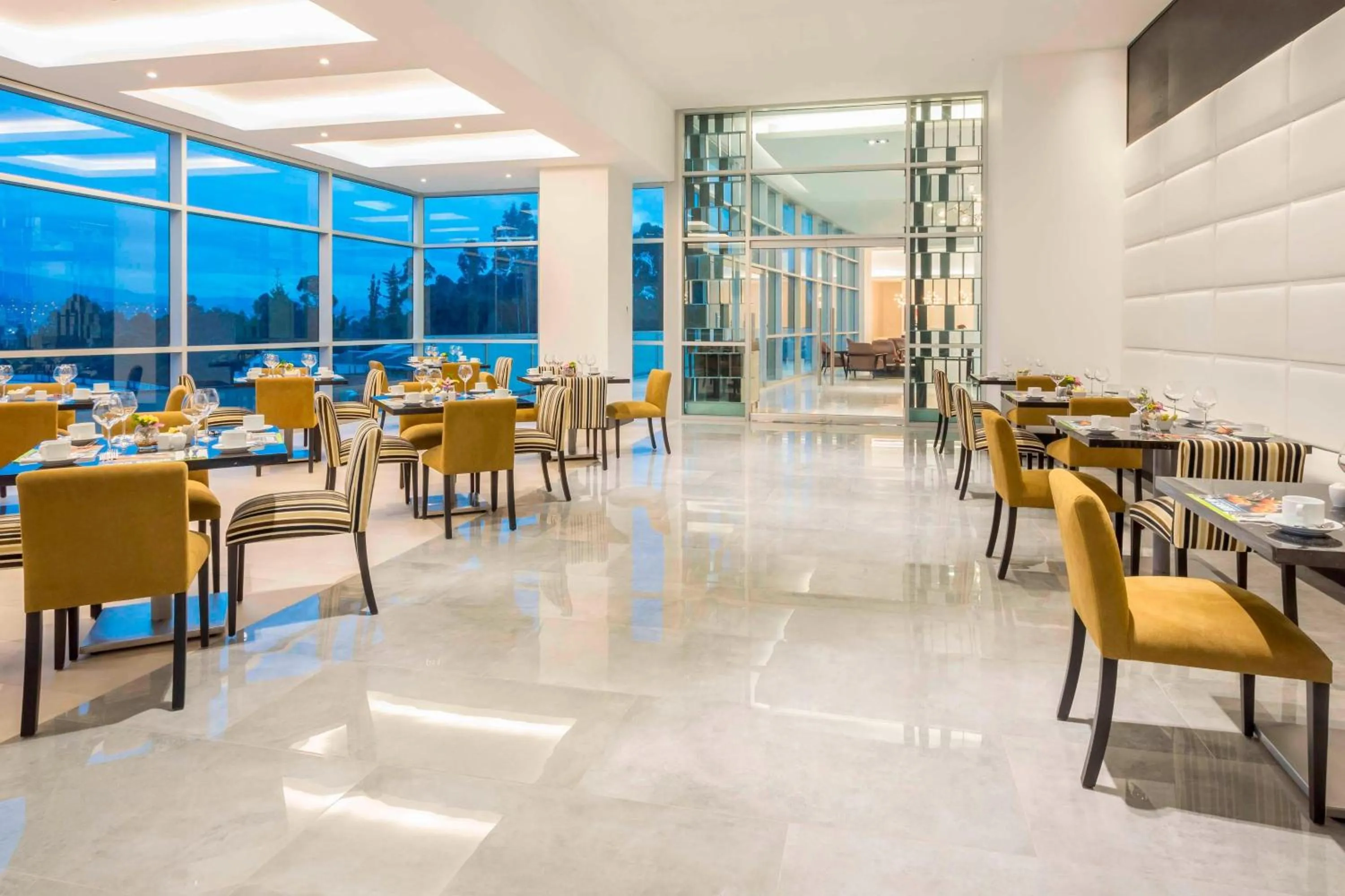 Restaurant/places to eat in Four Points by Sheraton Cuenca