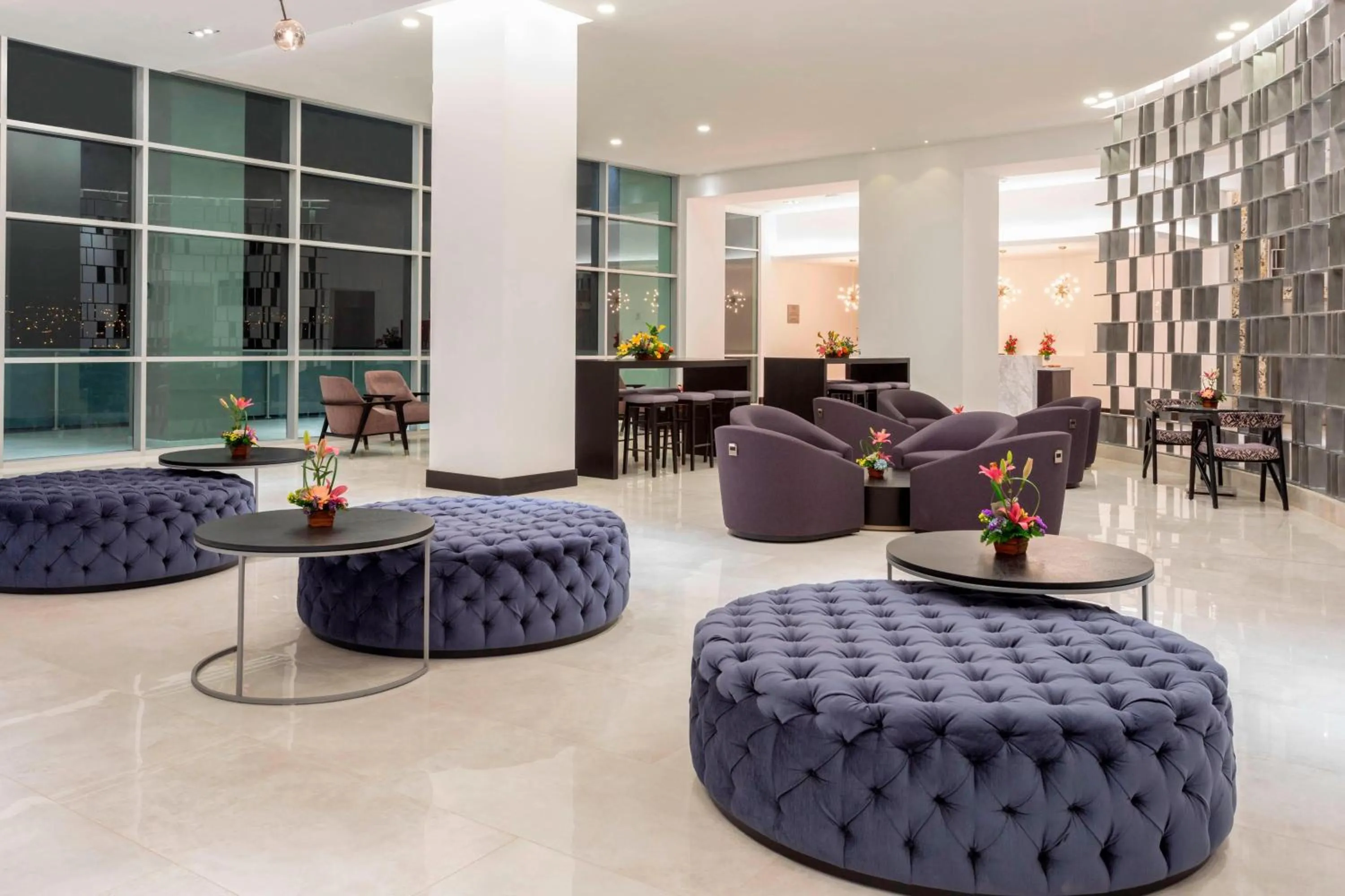 Lobby or reception in Four Points by Sheraton Cuenca