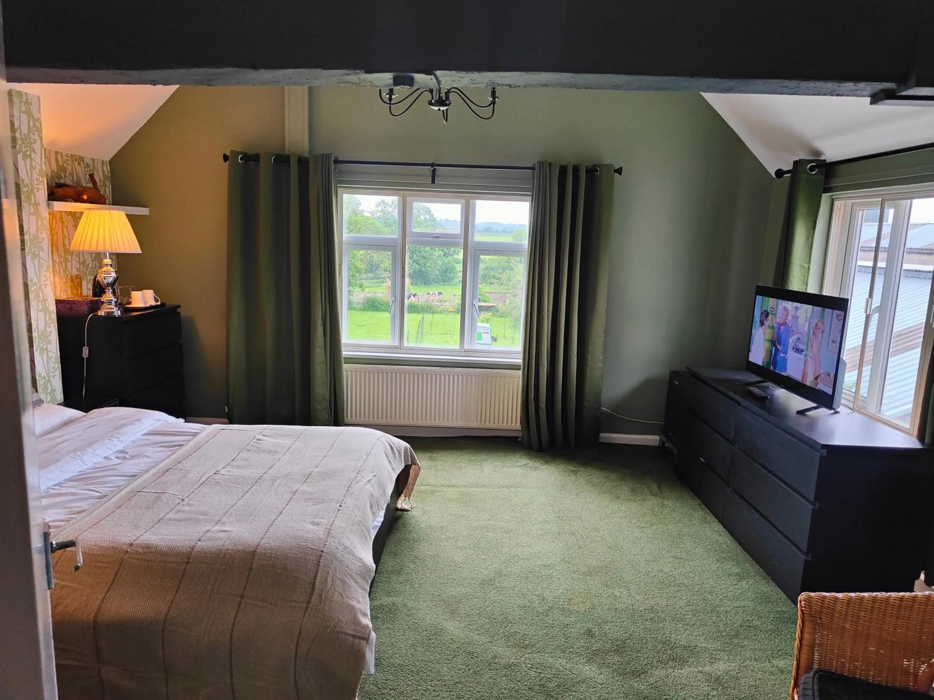 TV and multimedia, Bed in Mackworth House Farm