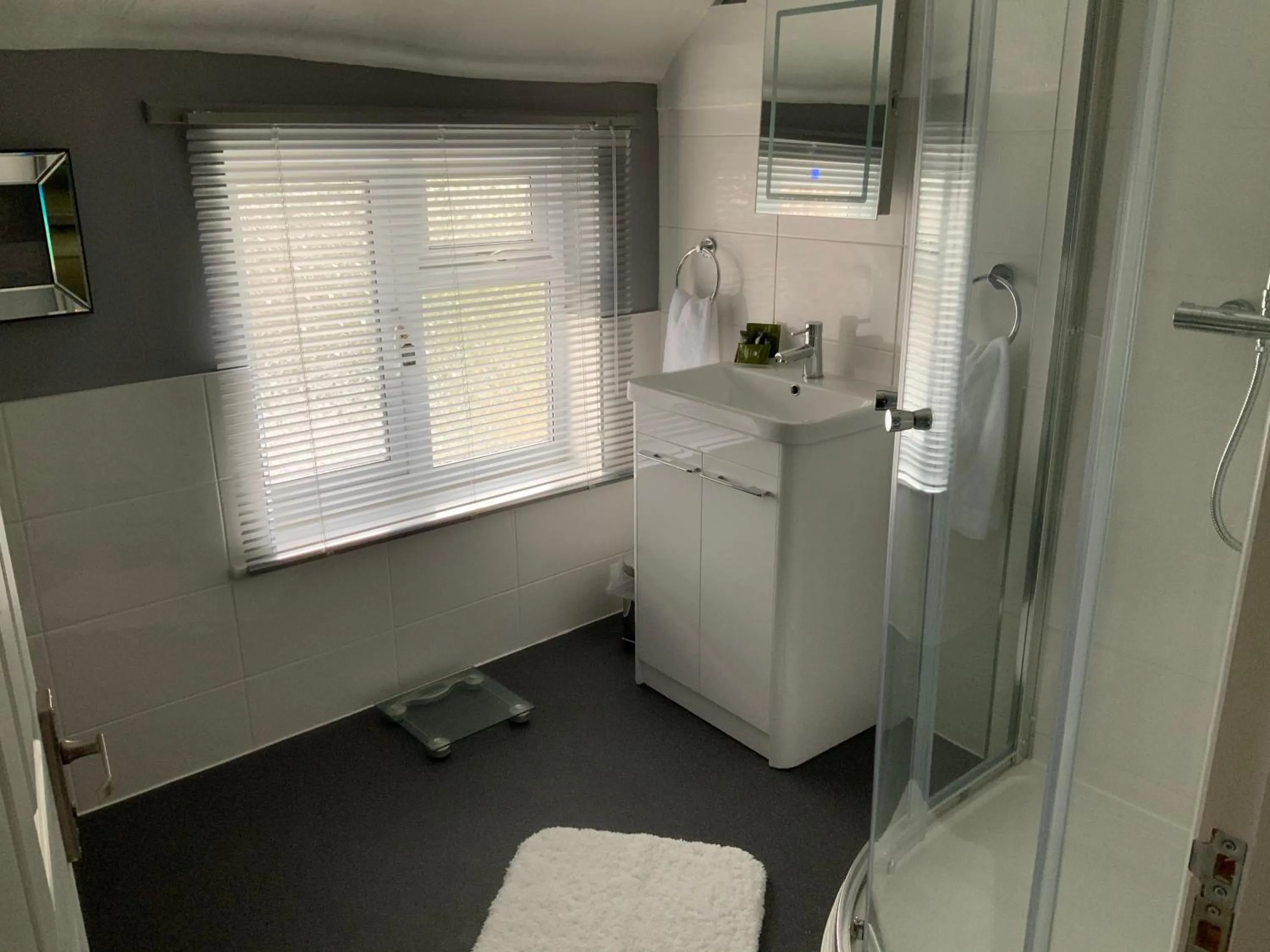 Bathroom in Mackworth House Farm