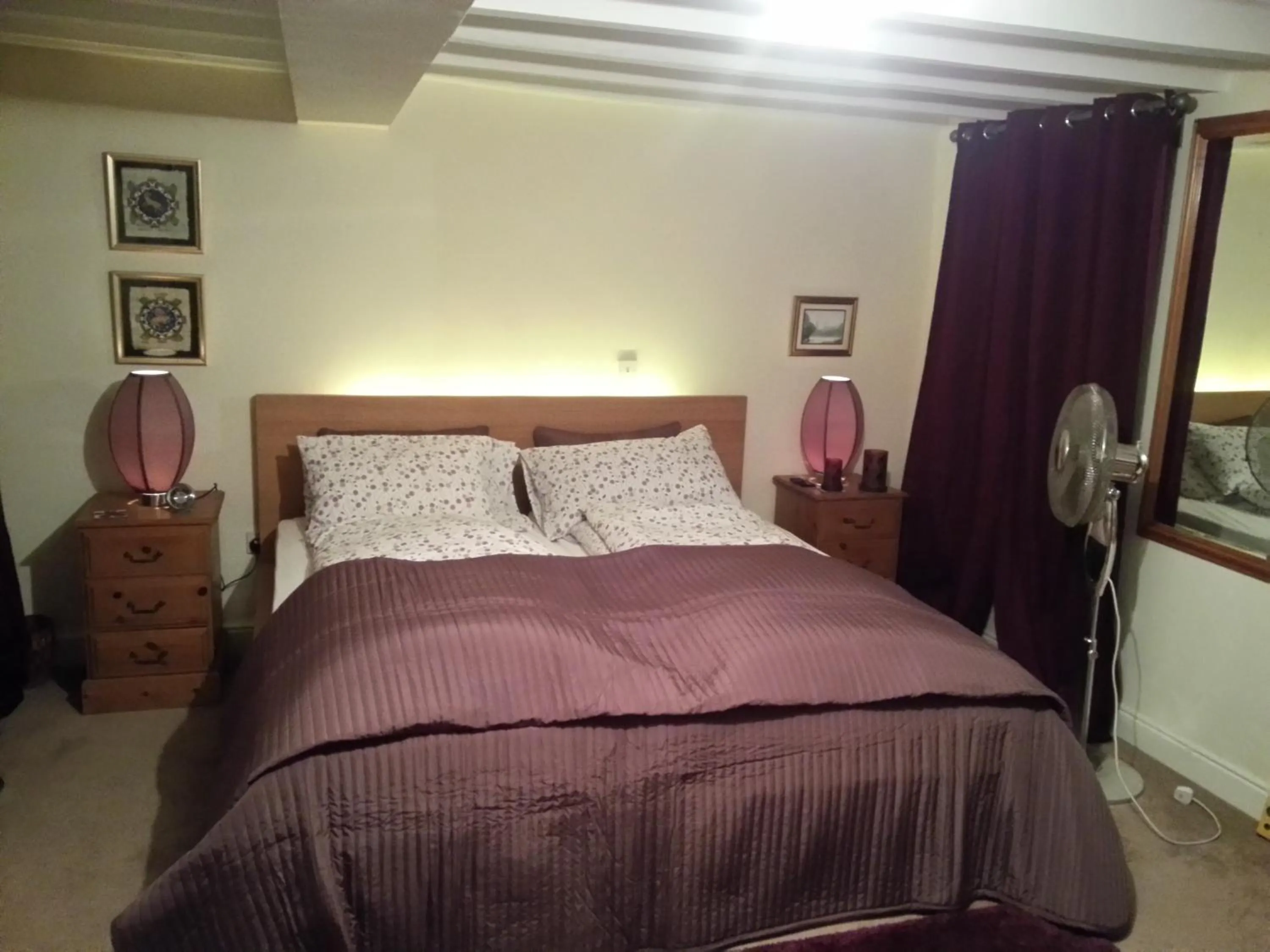 Bed in Mackworth House Farm