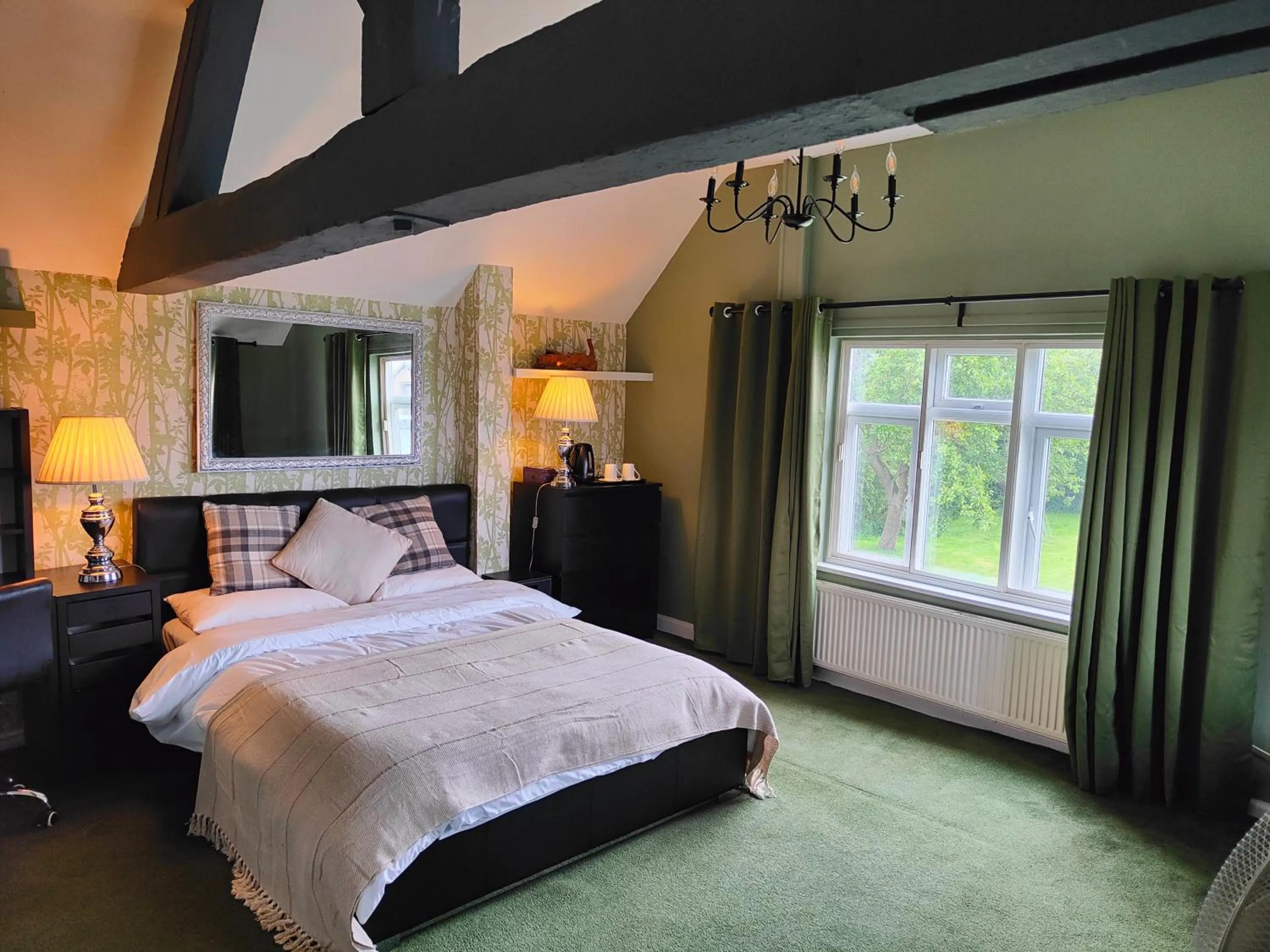 Bedroom, Bed in Mackworth House Farm