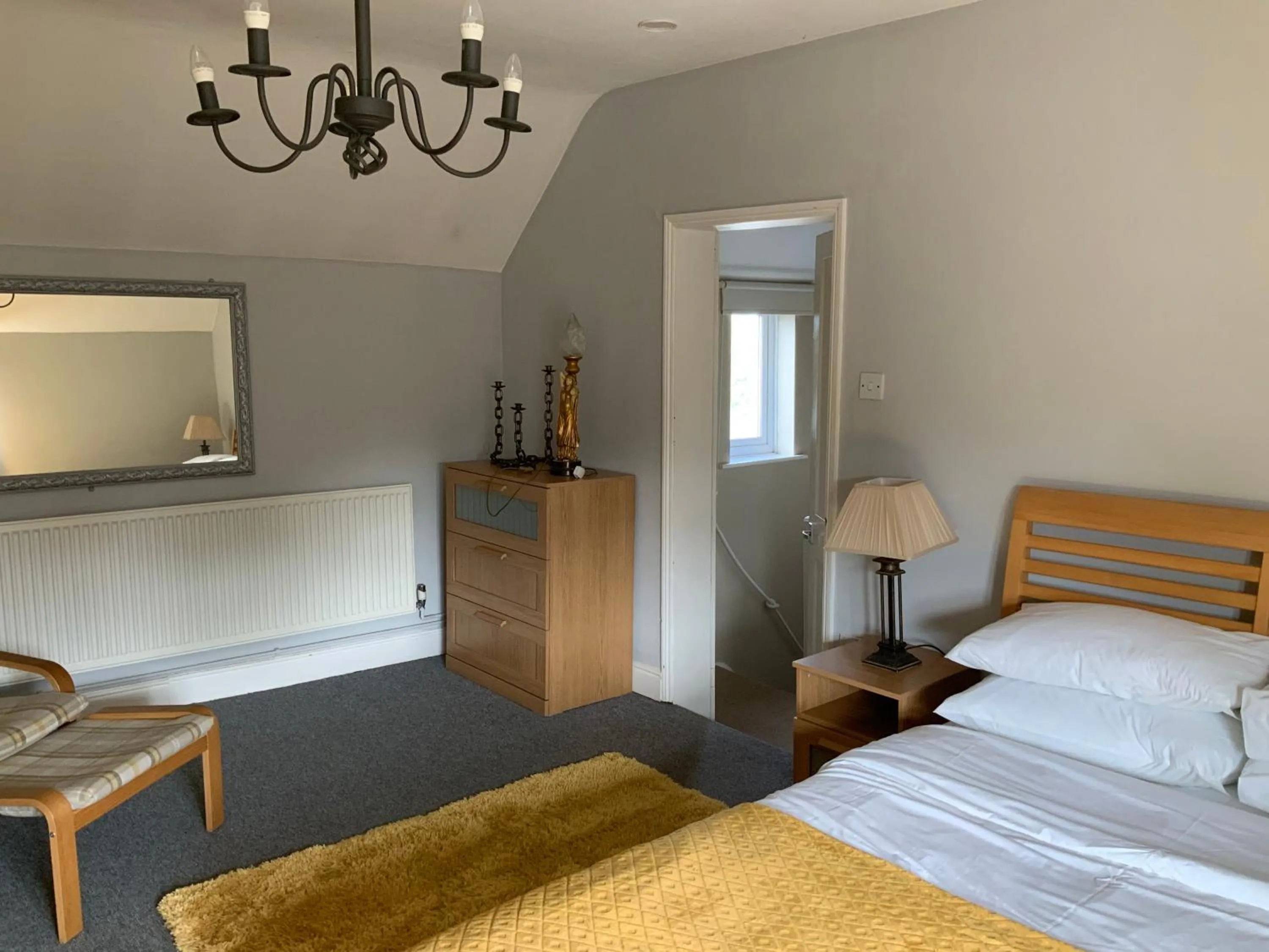 Bedroom, Bed in Mackworth House Farm