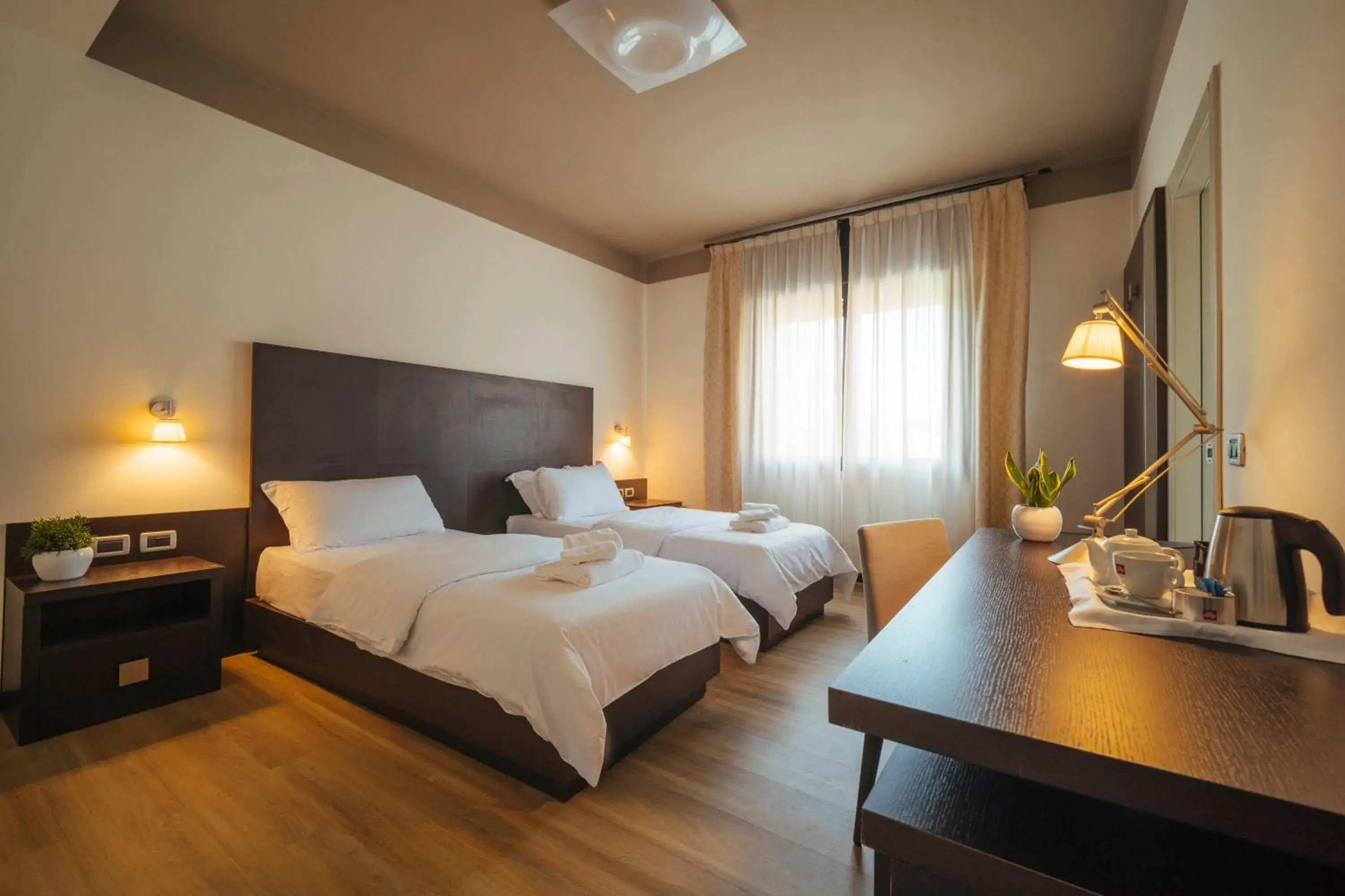 Large Twin Room in Hotel Palazzo Paradiso Large Twin Room in Hotel Palazzo Paradiso