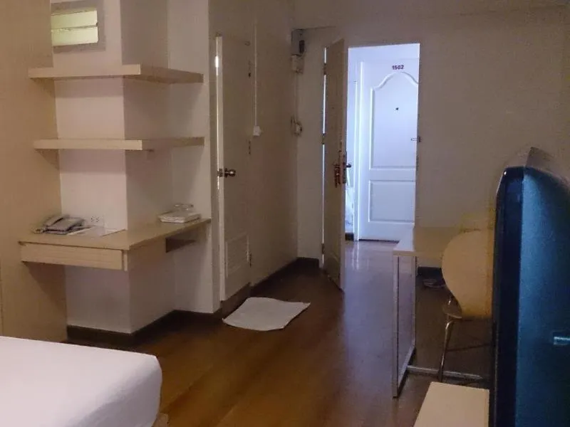 Decorative detail, Bed in The Blooms Residence