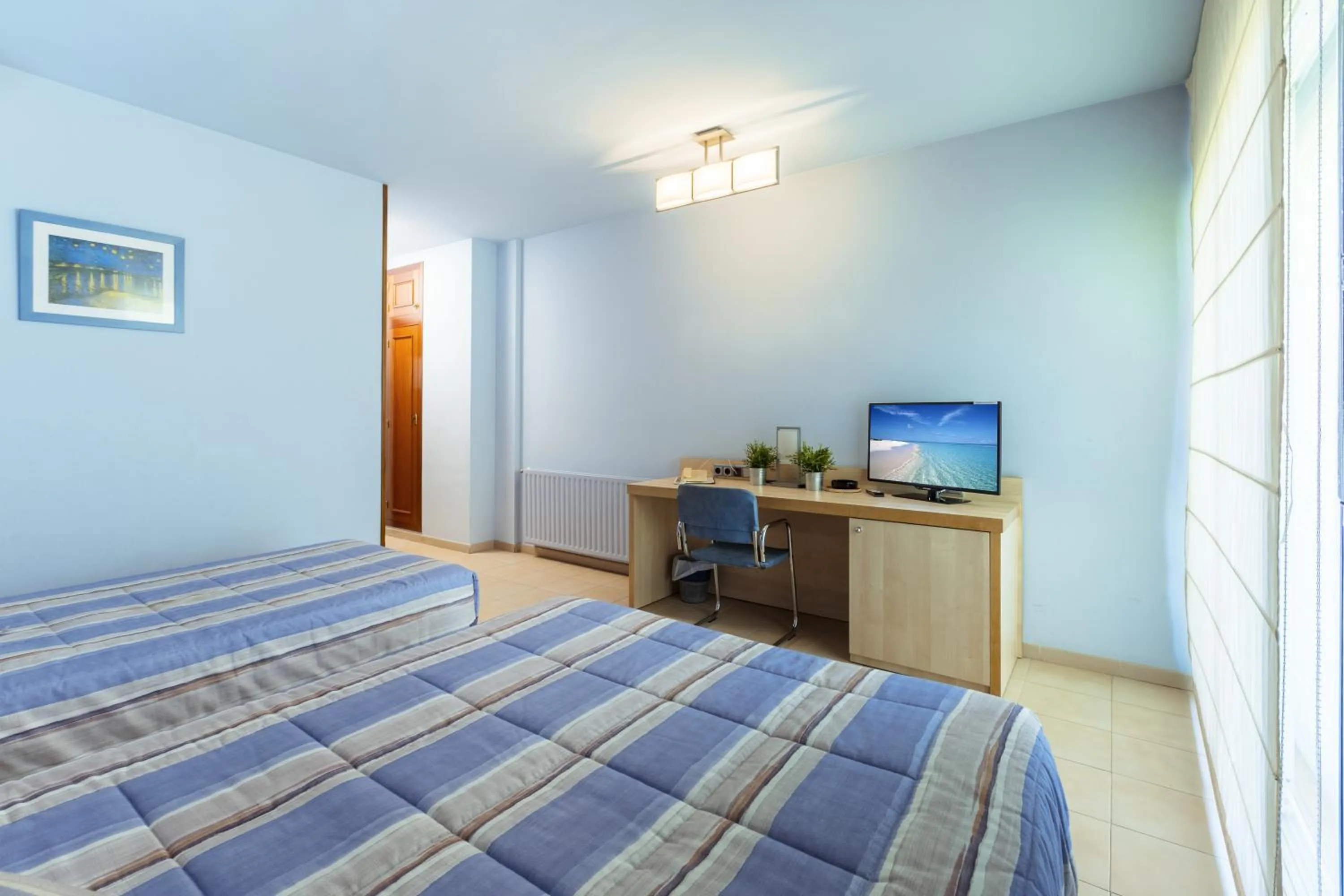 Photo of the whole room, Bed in Hotel Sausa