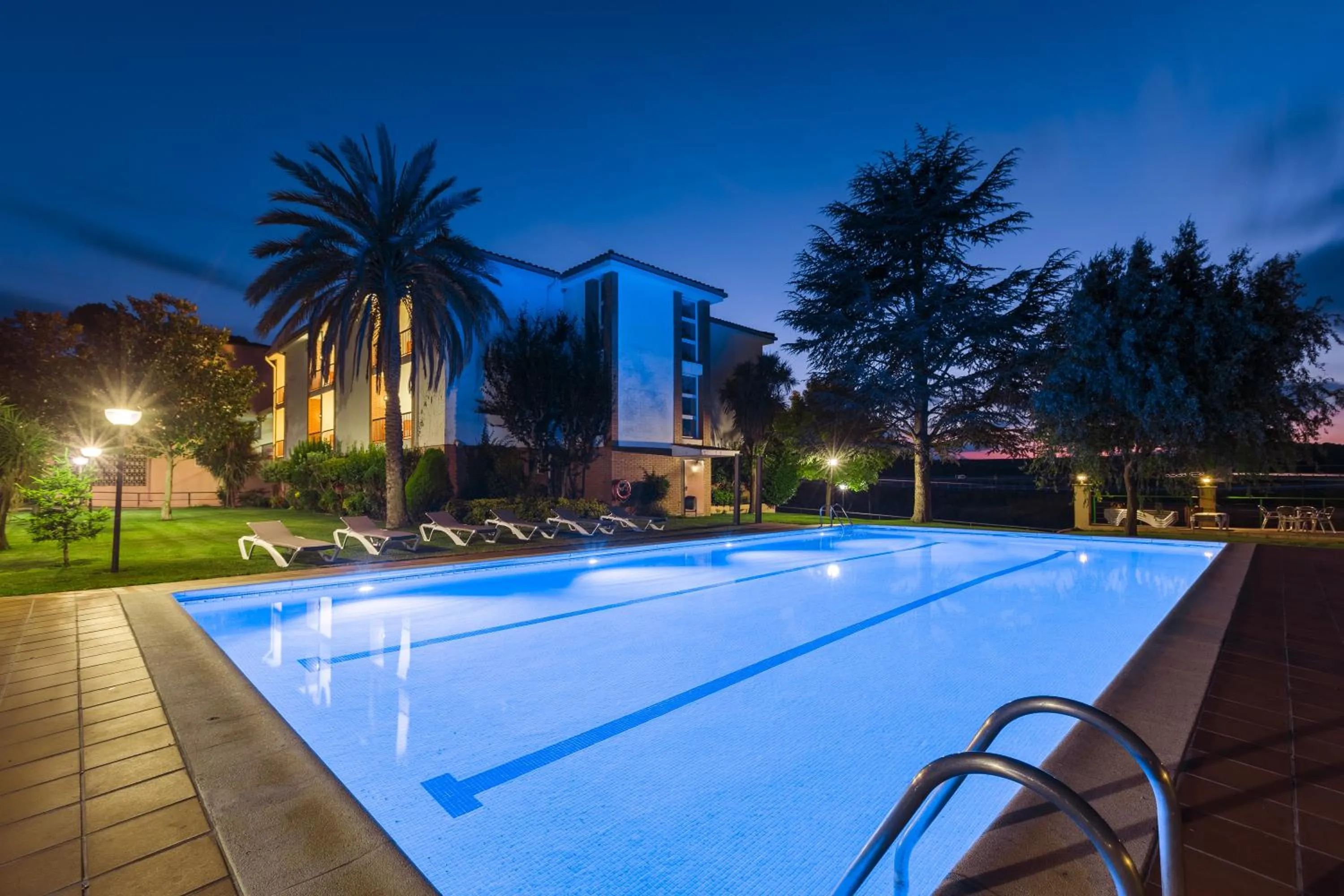 Facade/entrance in Hotel Sausa