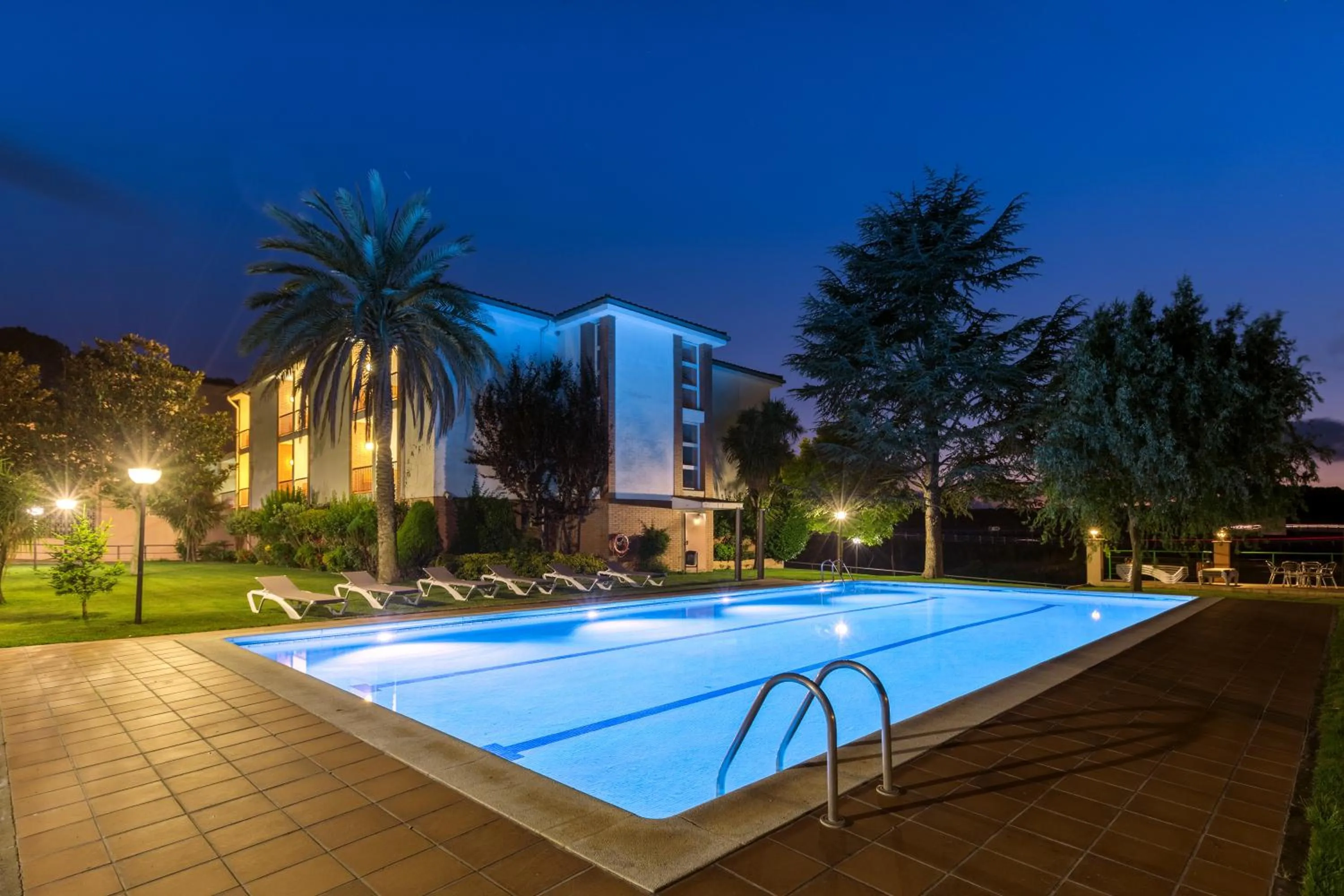 Facade/entrance in Hotel Sausa