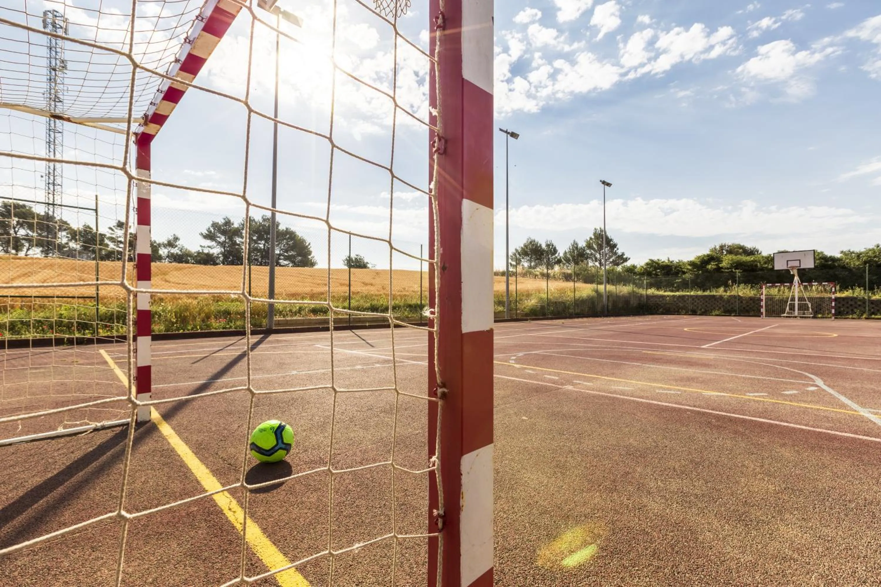 Tennis court in Hotel Sausa