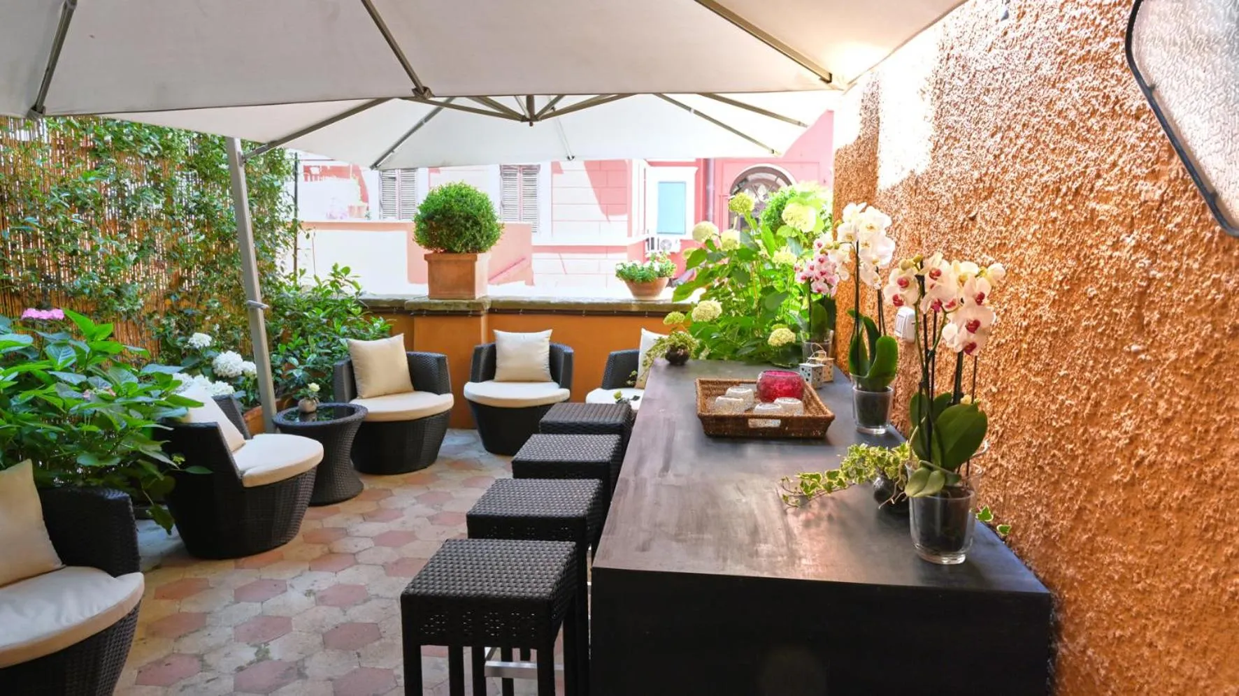 Balcony/Terrace in Charming Roma