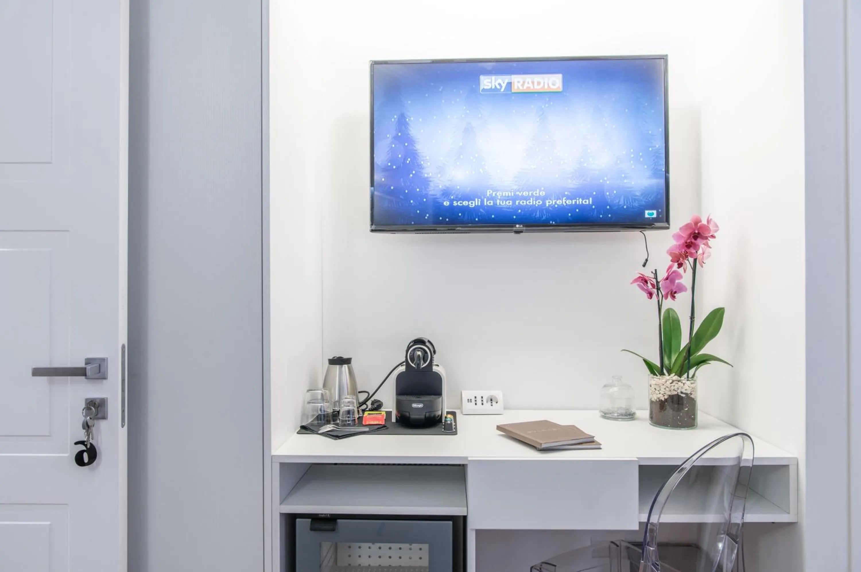 Coffee/tea facilities in Charming Roma