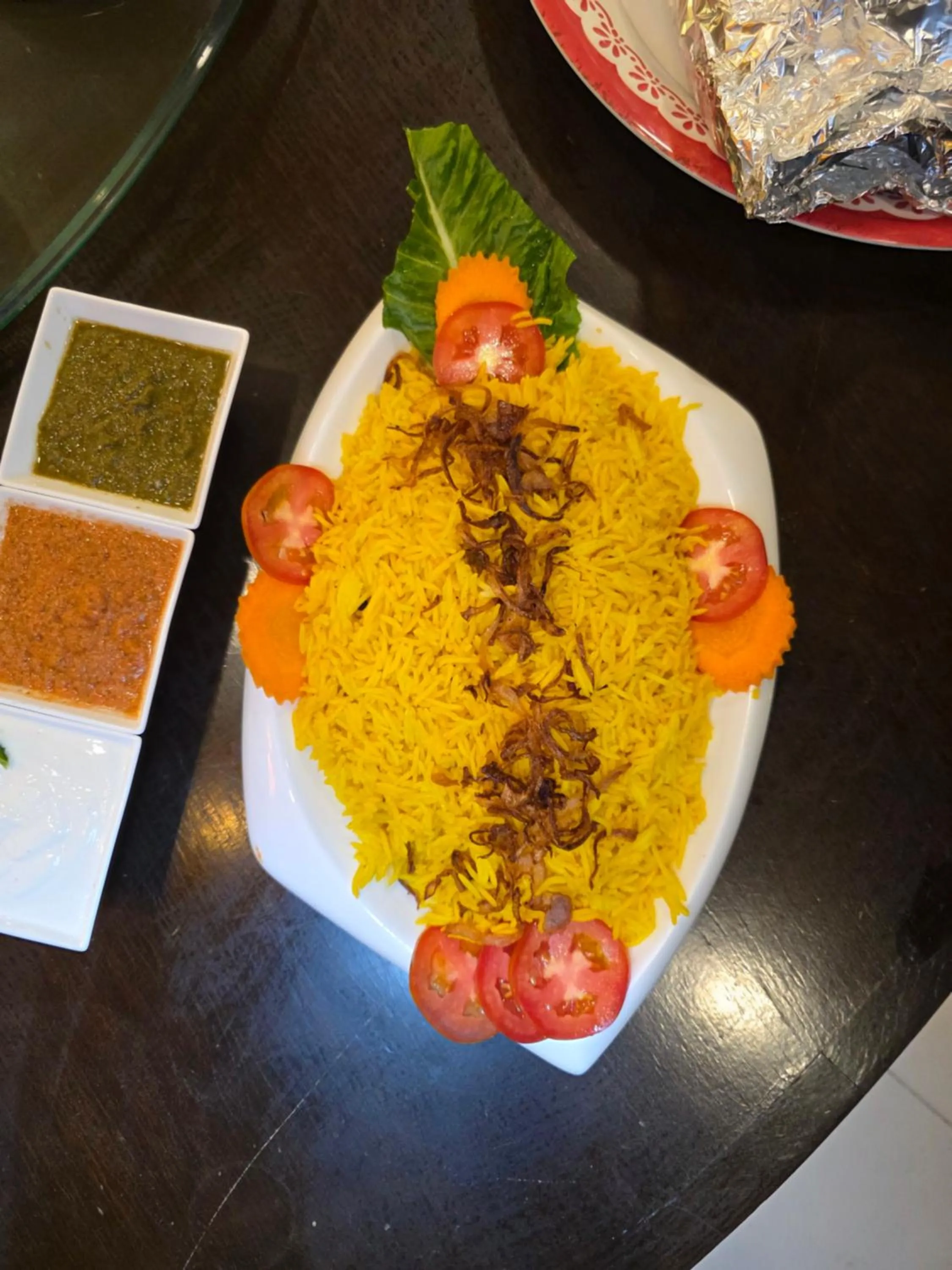 Restaurant/places to eat in Boss Suites Nana Hotel