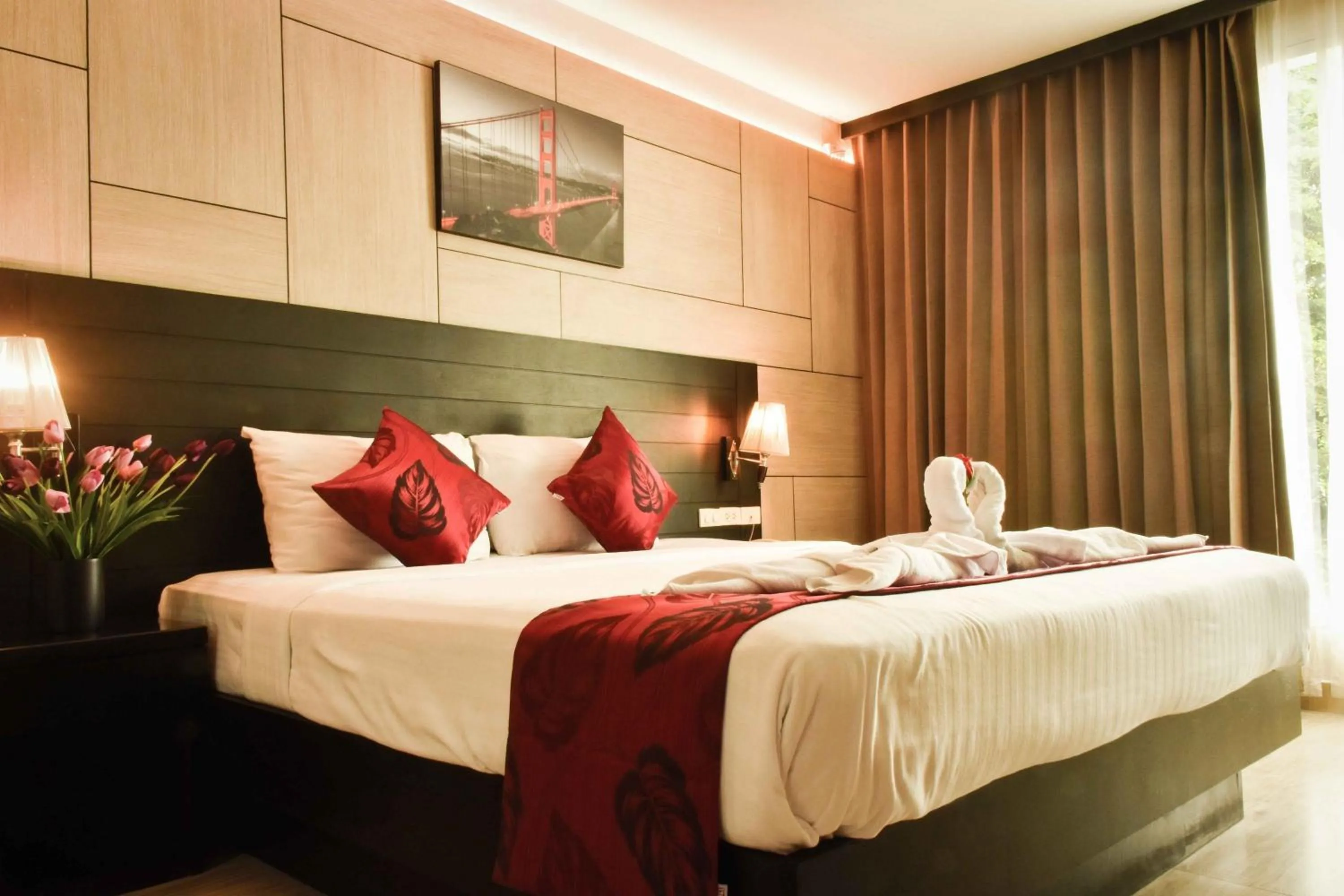 Bedroom, Bed in Boss Suites Nana Hotel