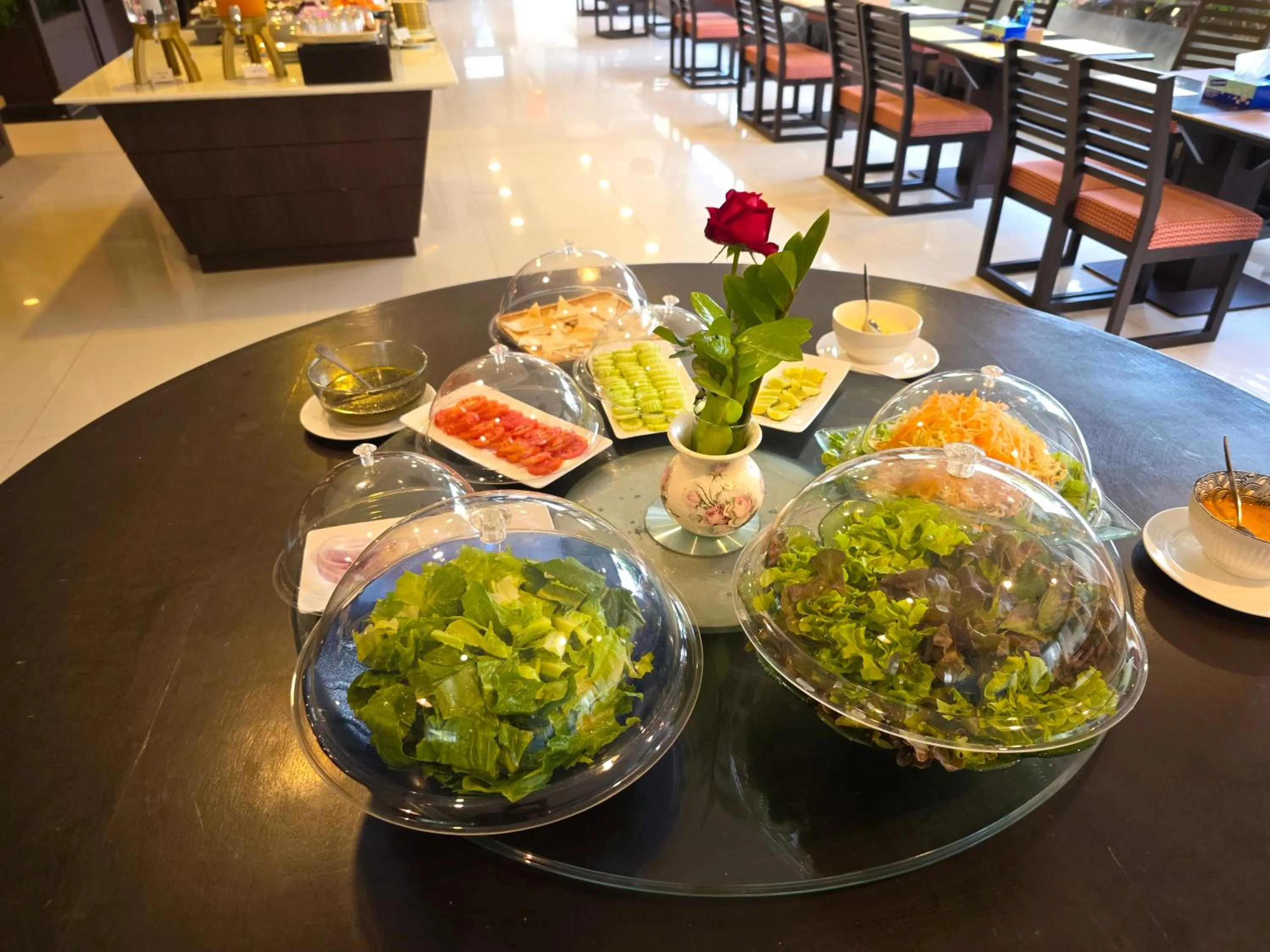 Food and drinks in Boss Suites Nana Hotel