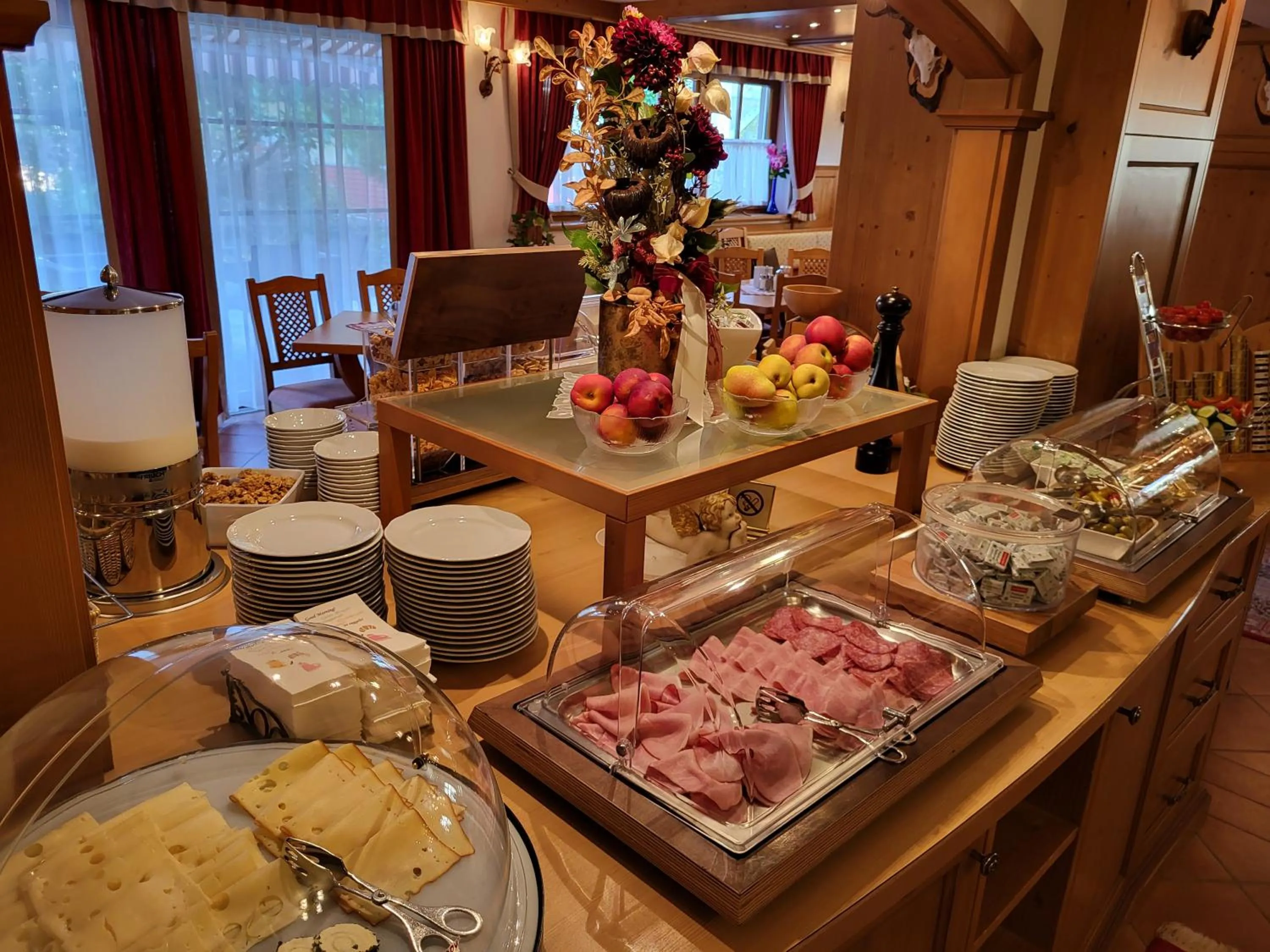 Food and drinks in Hotel Garni Landhaus Trenkenbach