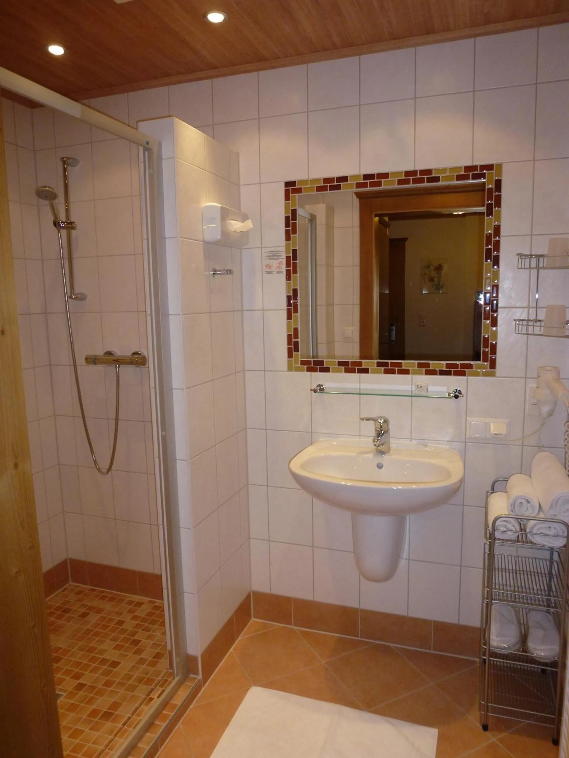 Bathroom in Hotel Garni Landhaus Trenkenbach