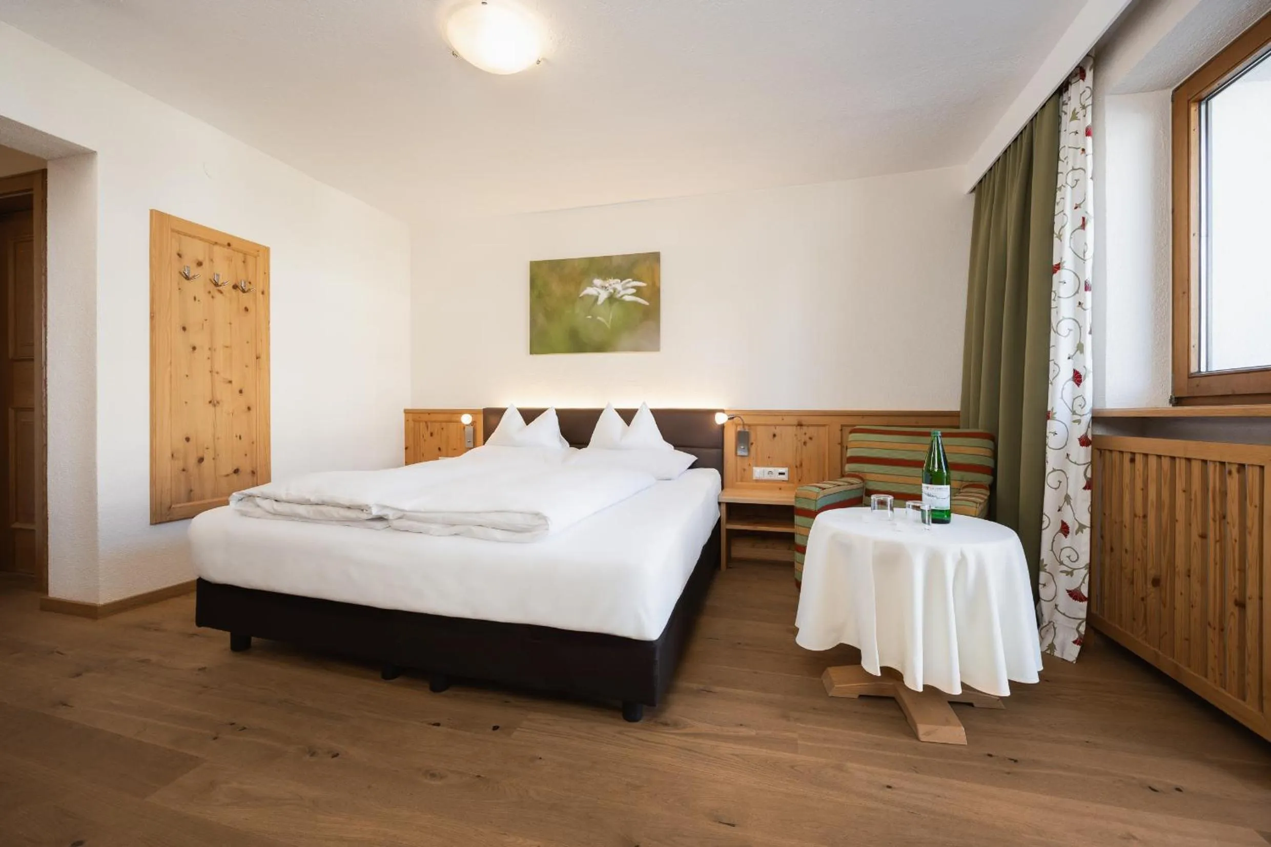 Bedroom, Bed in Hotel Bergblick 4 Sterne Superior