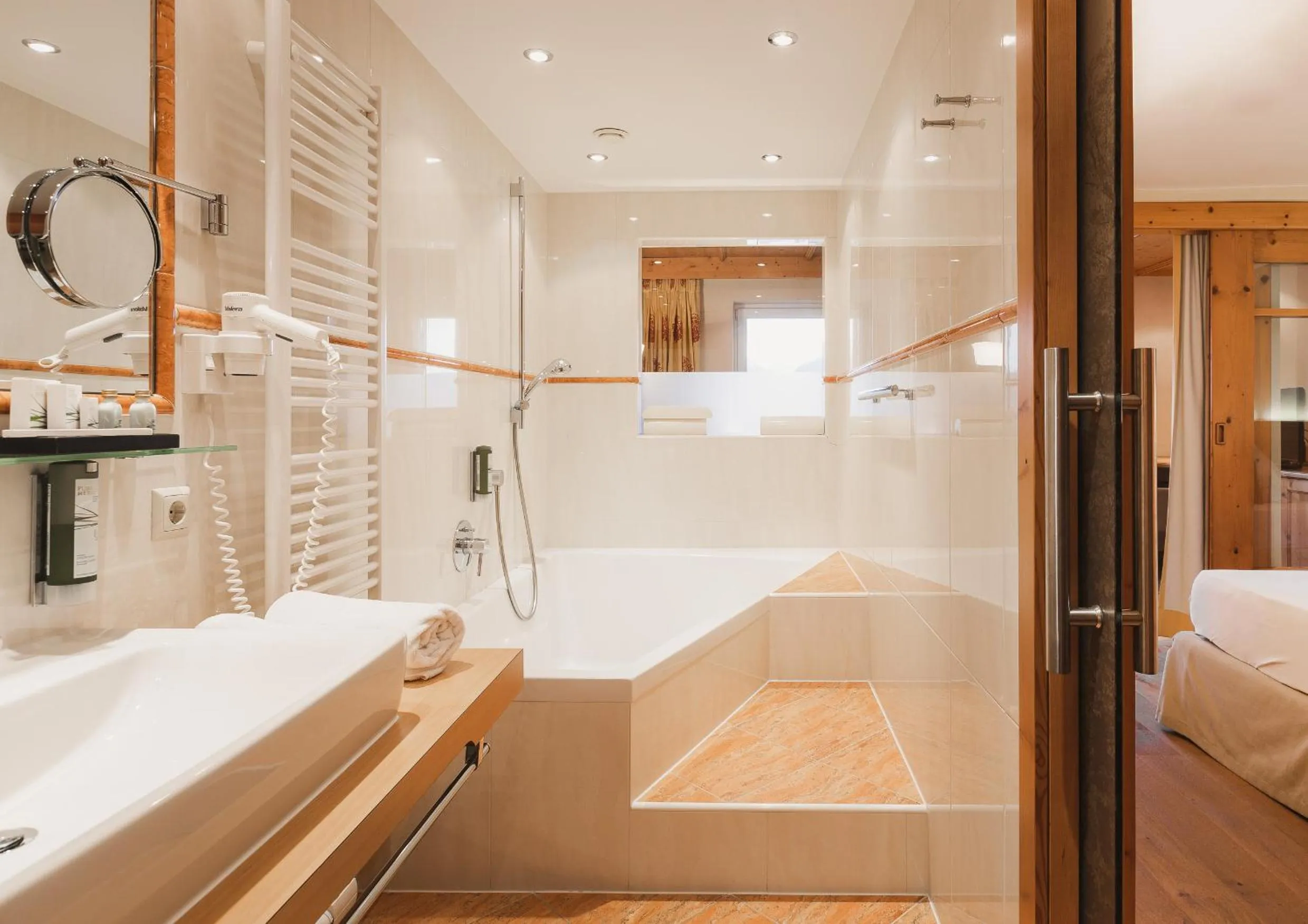 Bathroom in Hotel Bergblick 4 Sterne Superior