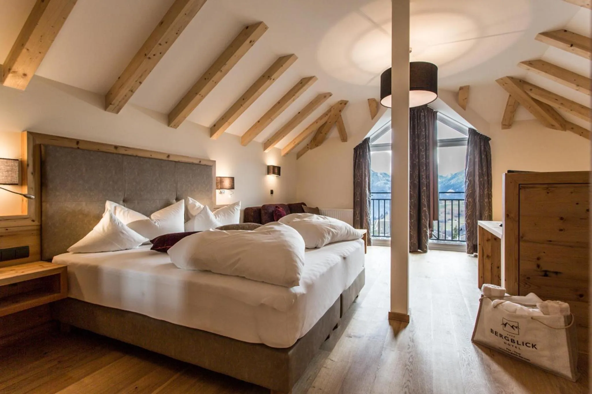 Photo of the whole room, Bed in Hotel Bergblick 4 Sterne Superior