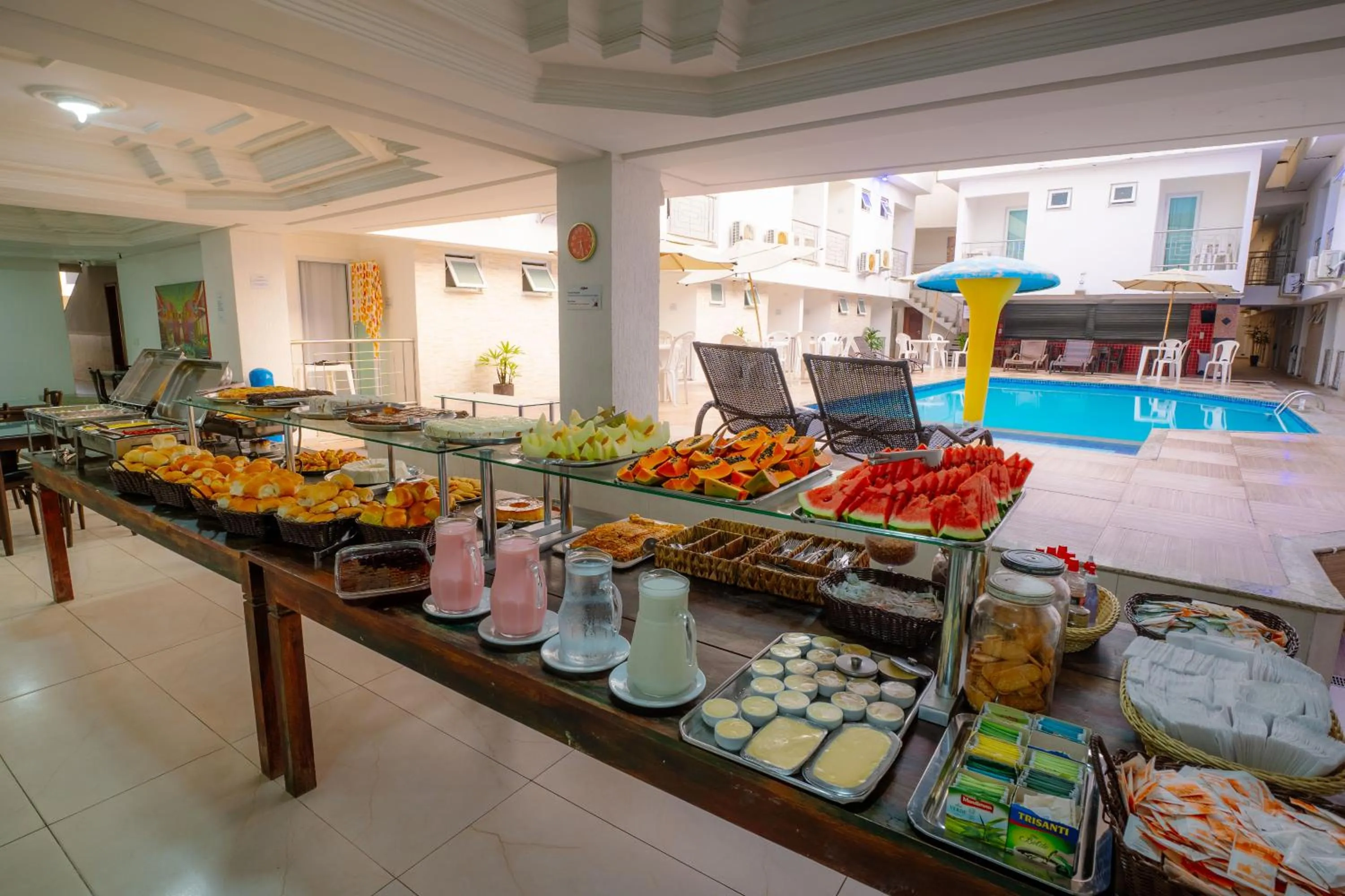 Breakfast in Shangrilá - Rede Soberano