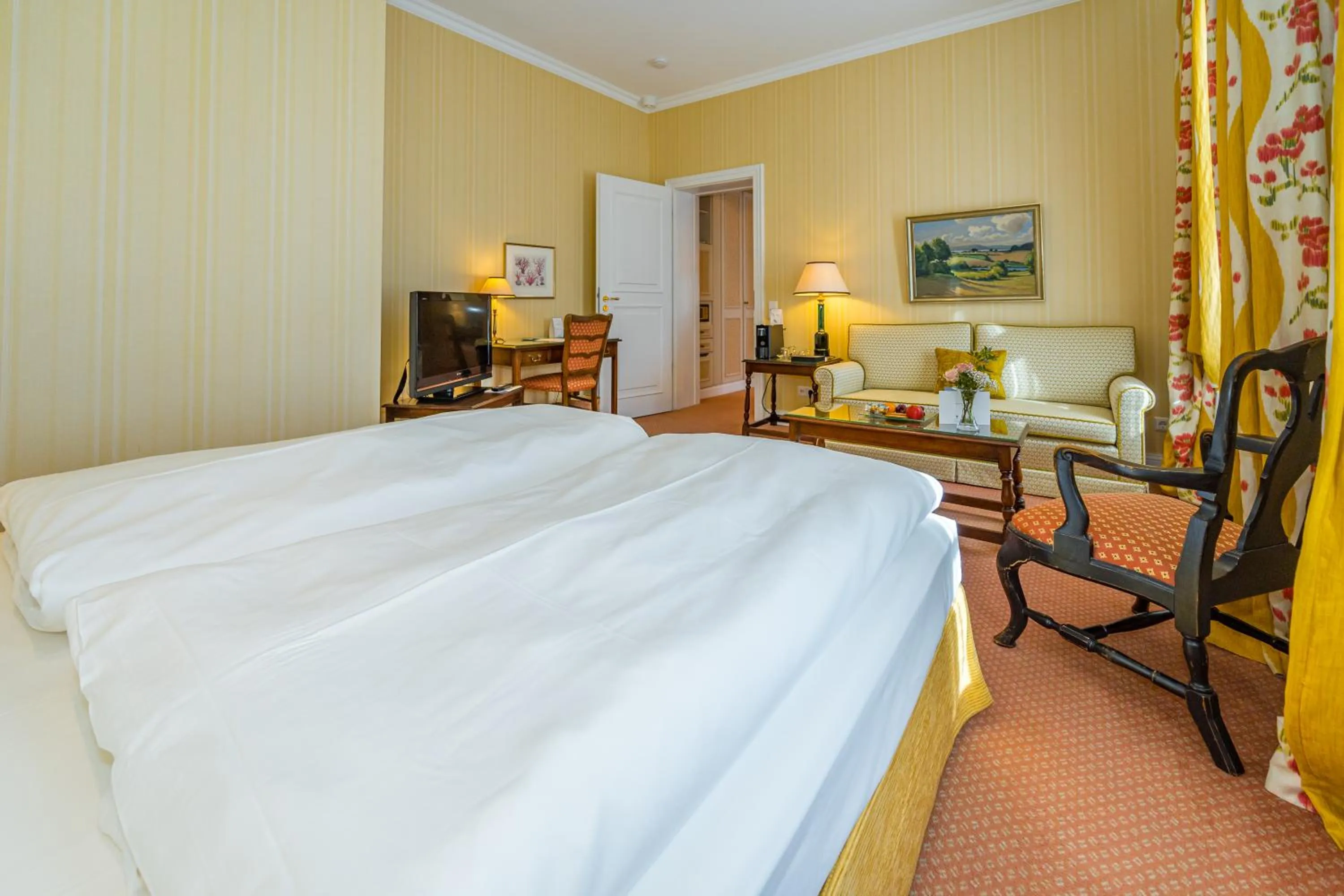 Bedroom, Bed in Hotel Stadt Hamburg