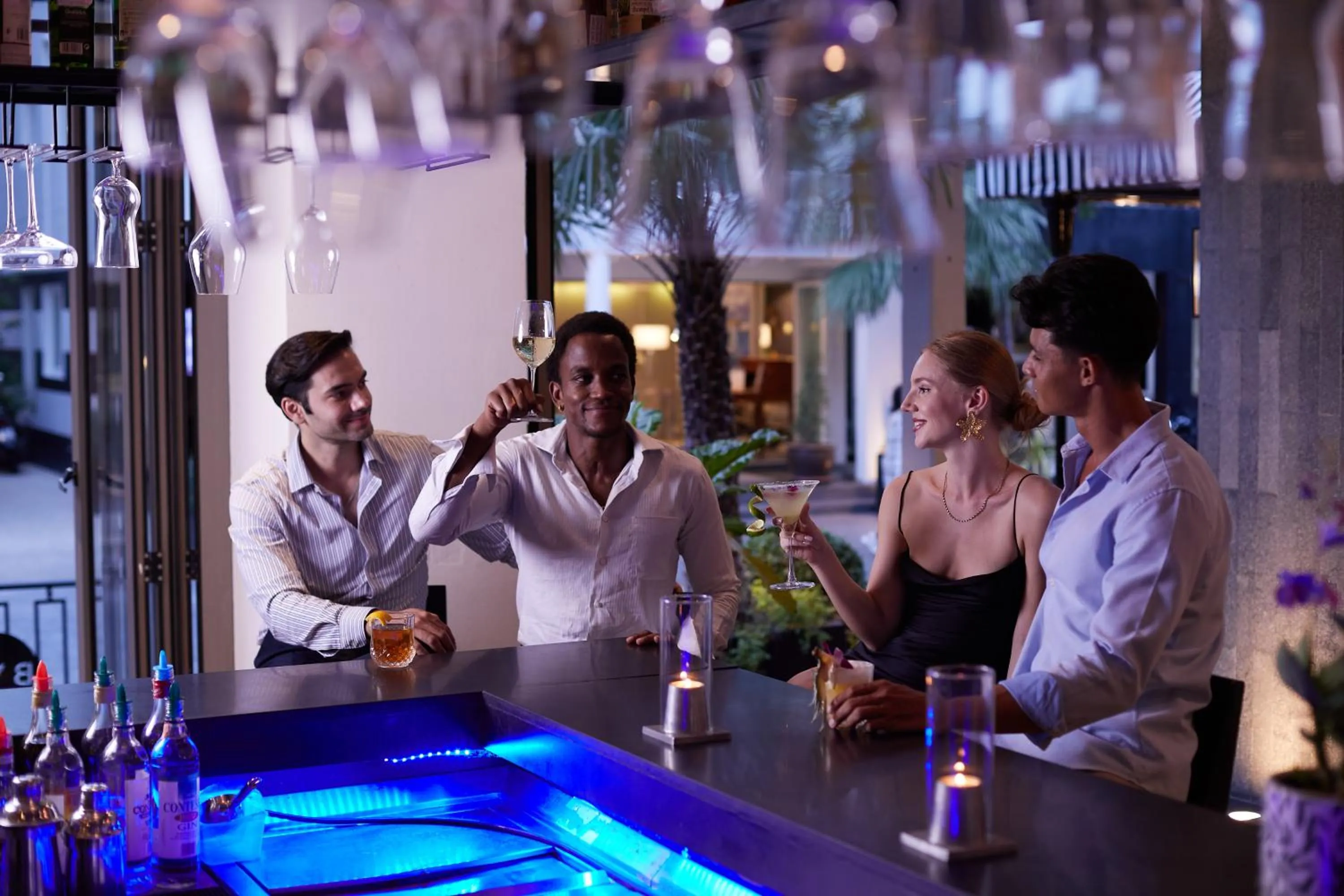 Restaurant/places to eat in BYD Lofts - Boutique Hotel & Serviced Apartments - Patong Beach, Phuket