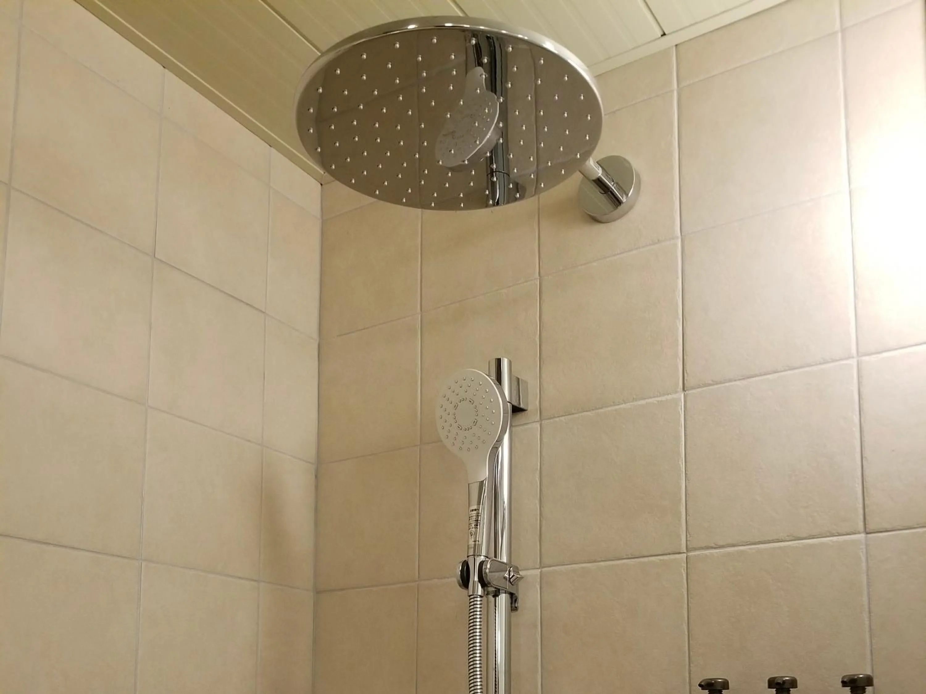 Shower in Glansit Akihabara