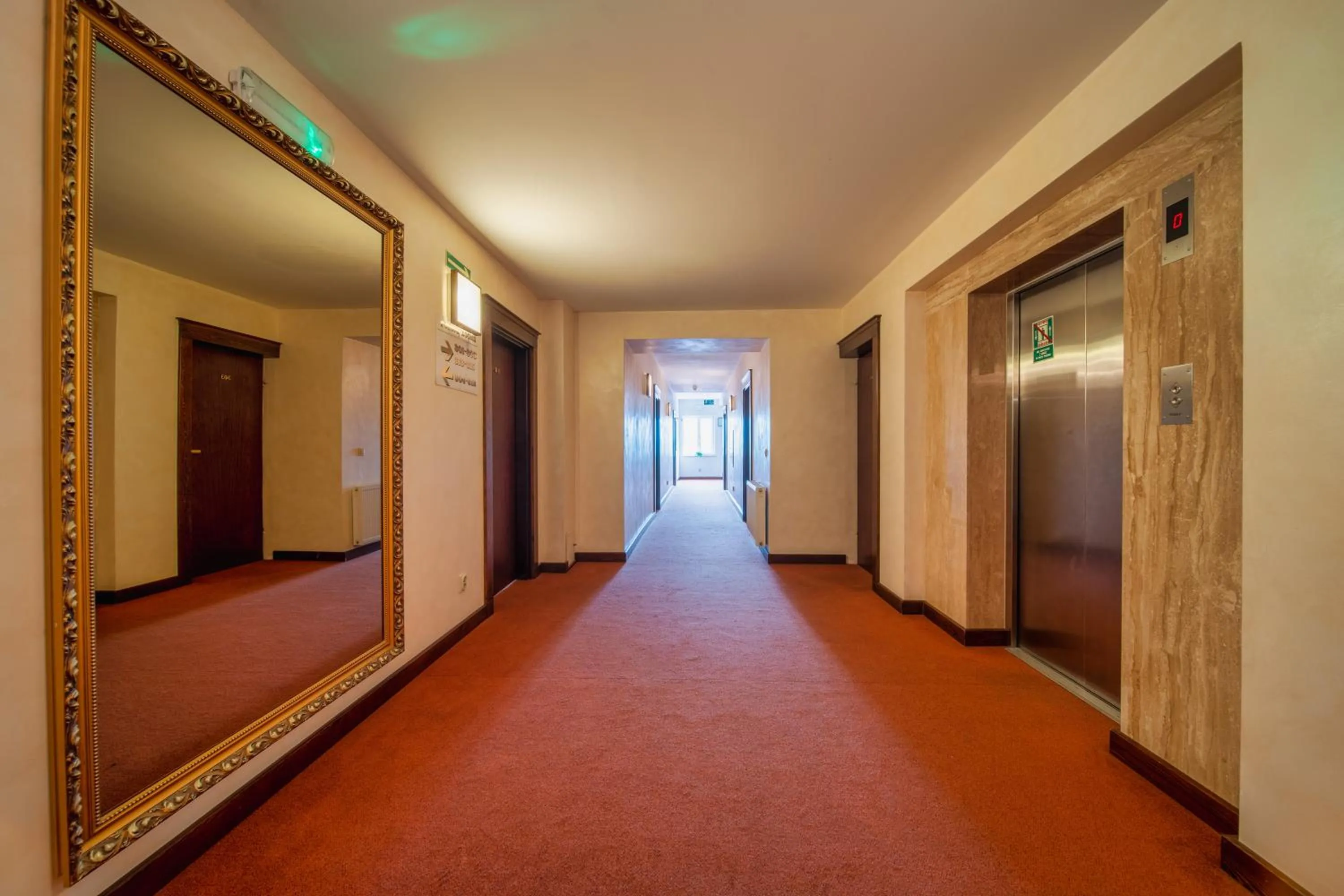 Lobby or reception in Hotel Nad Pisą