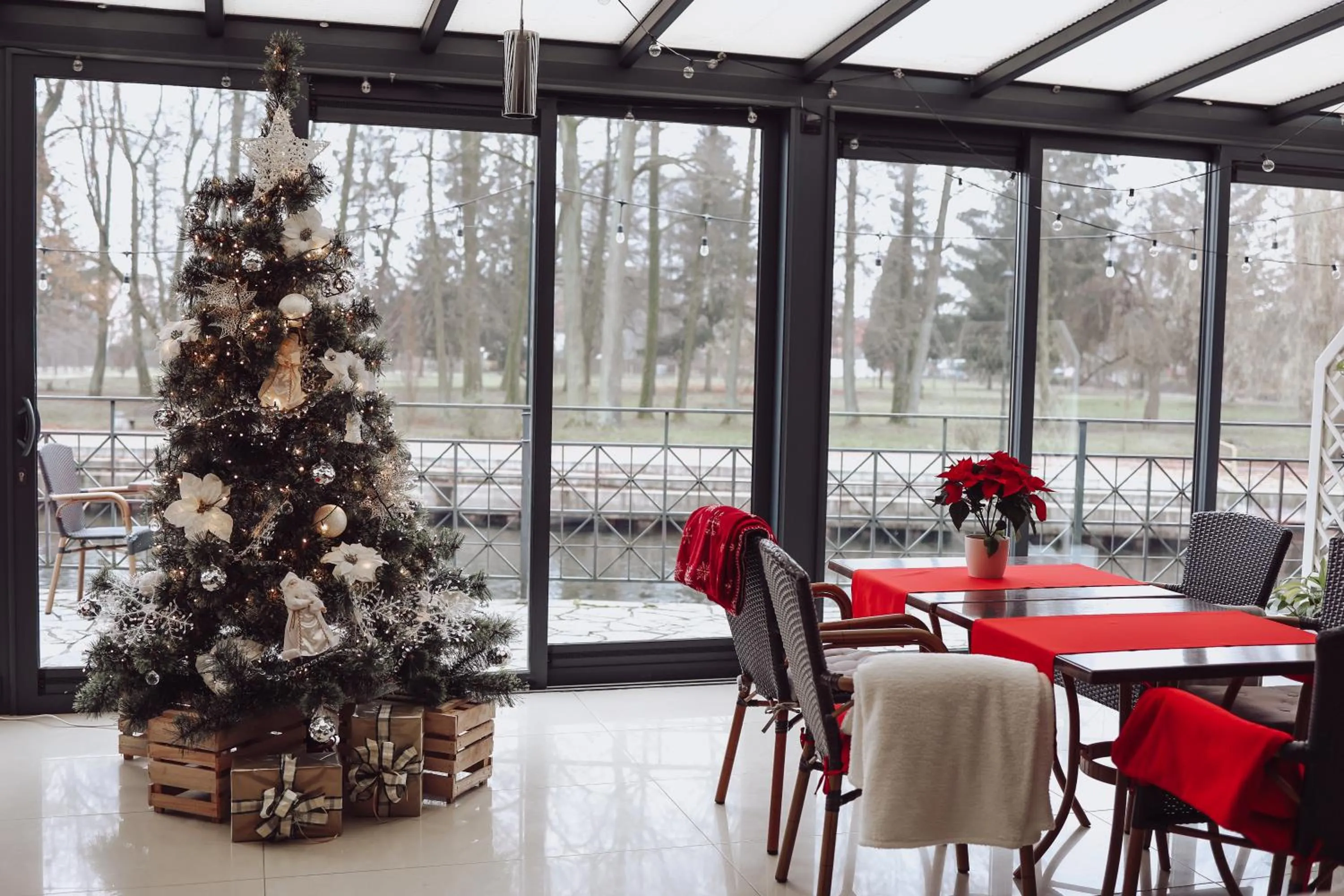 Restaurant/places to eat in Hotel Nad Pisą