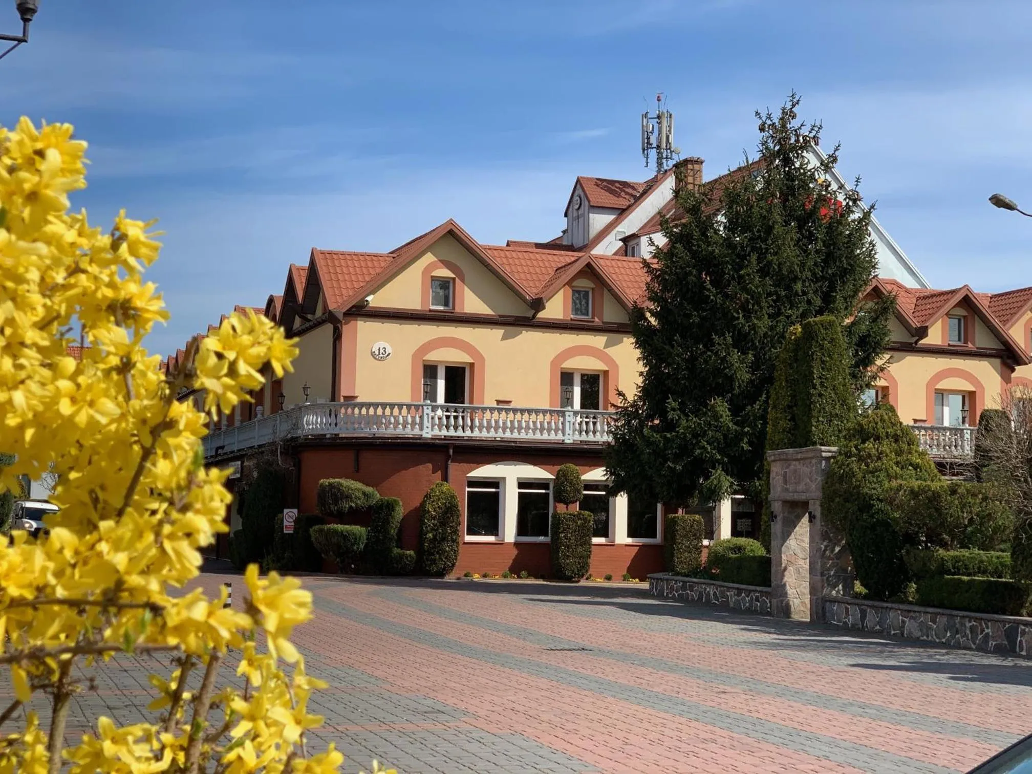 Property building in Hotel Nad Pisą