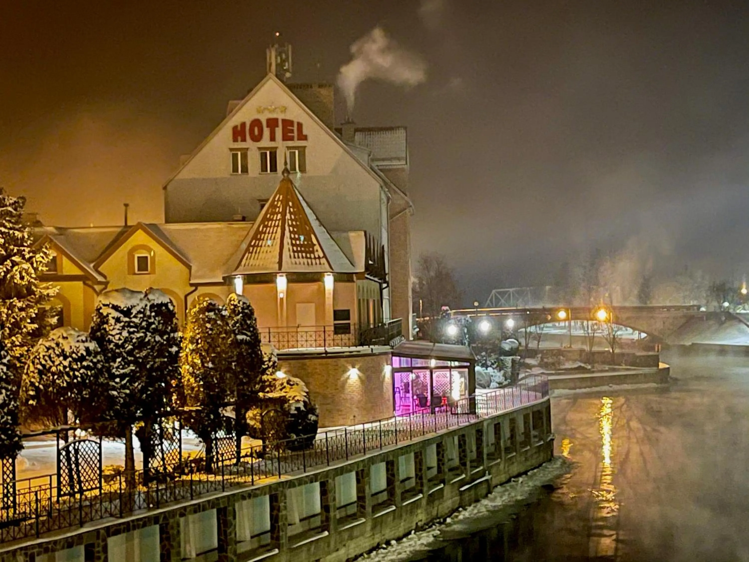 Property building in Hotel Nad Pisą