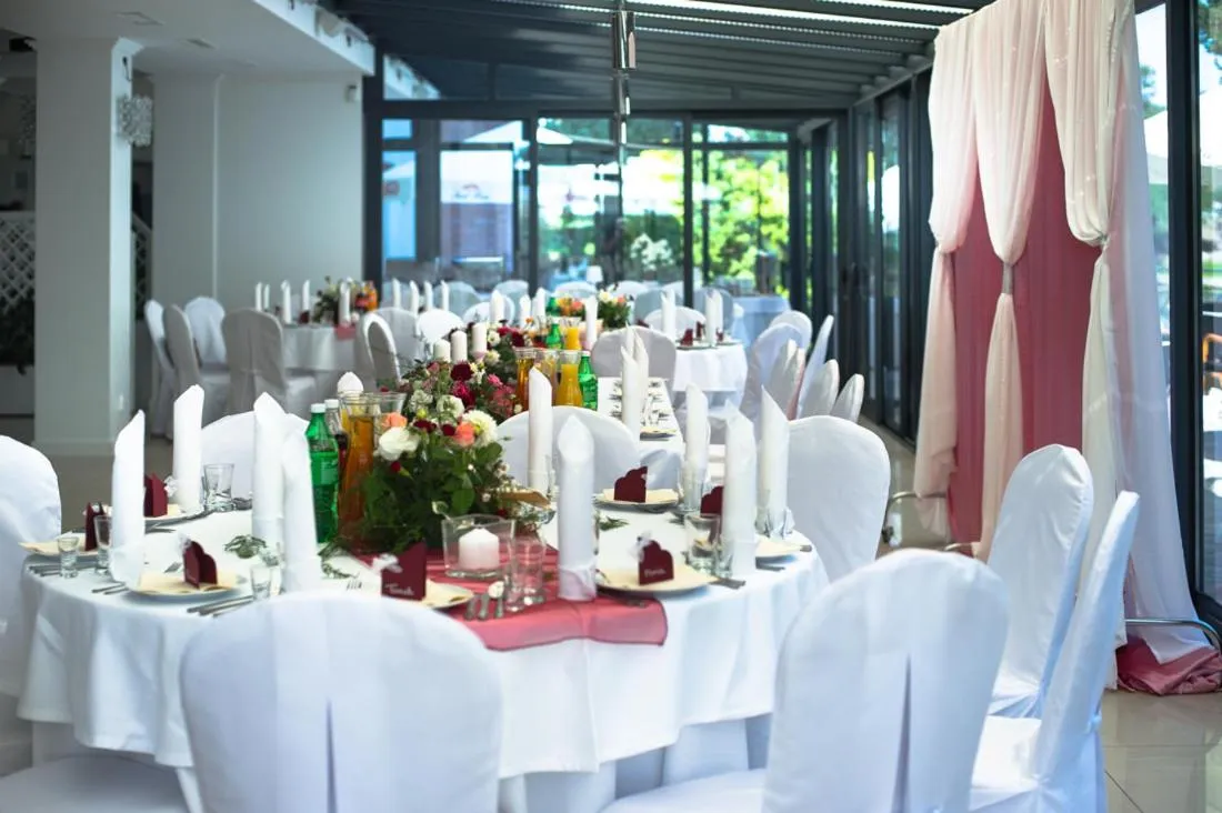 Restaurant/places to eat in Hotel Nad Pisą