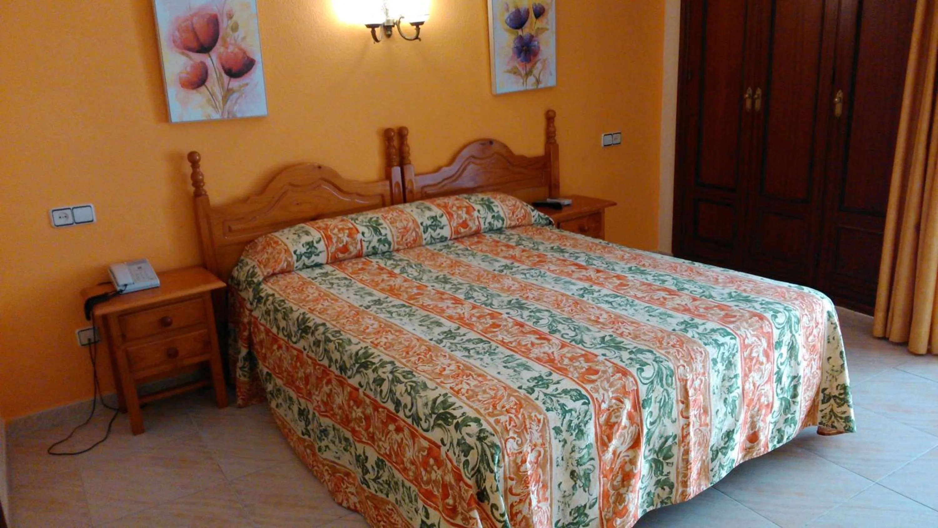Bed in Hostal Italia