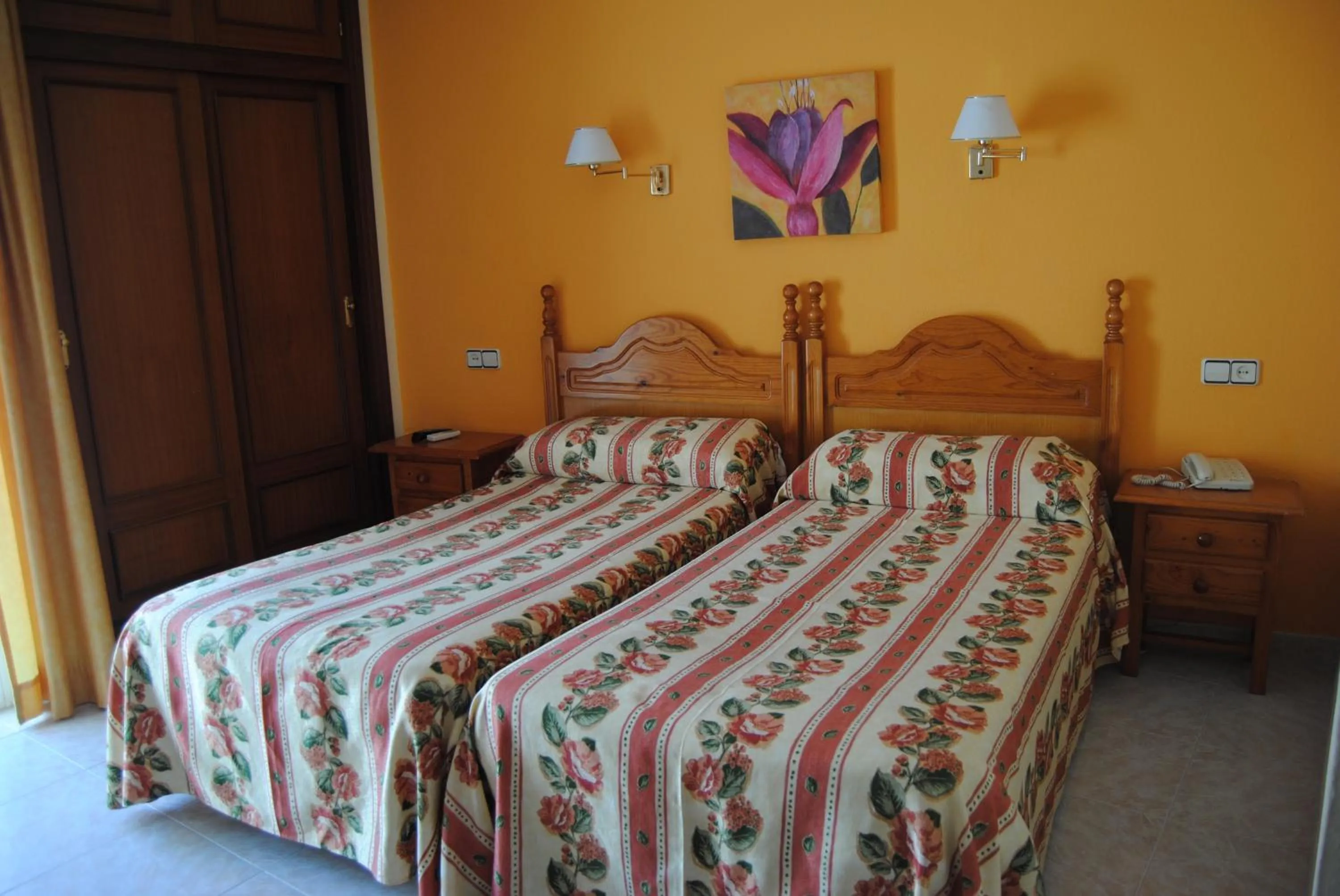 Bed in Hostal Italia