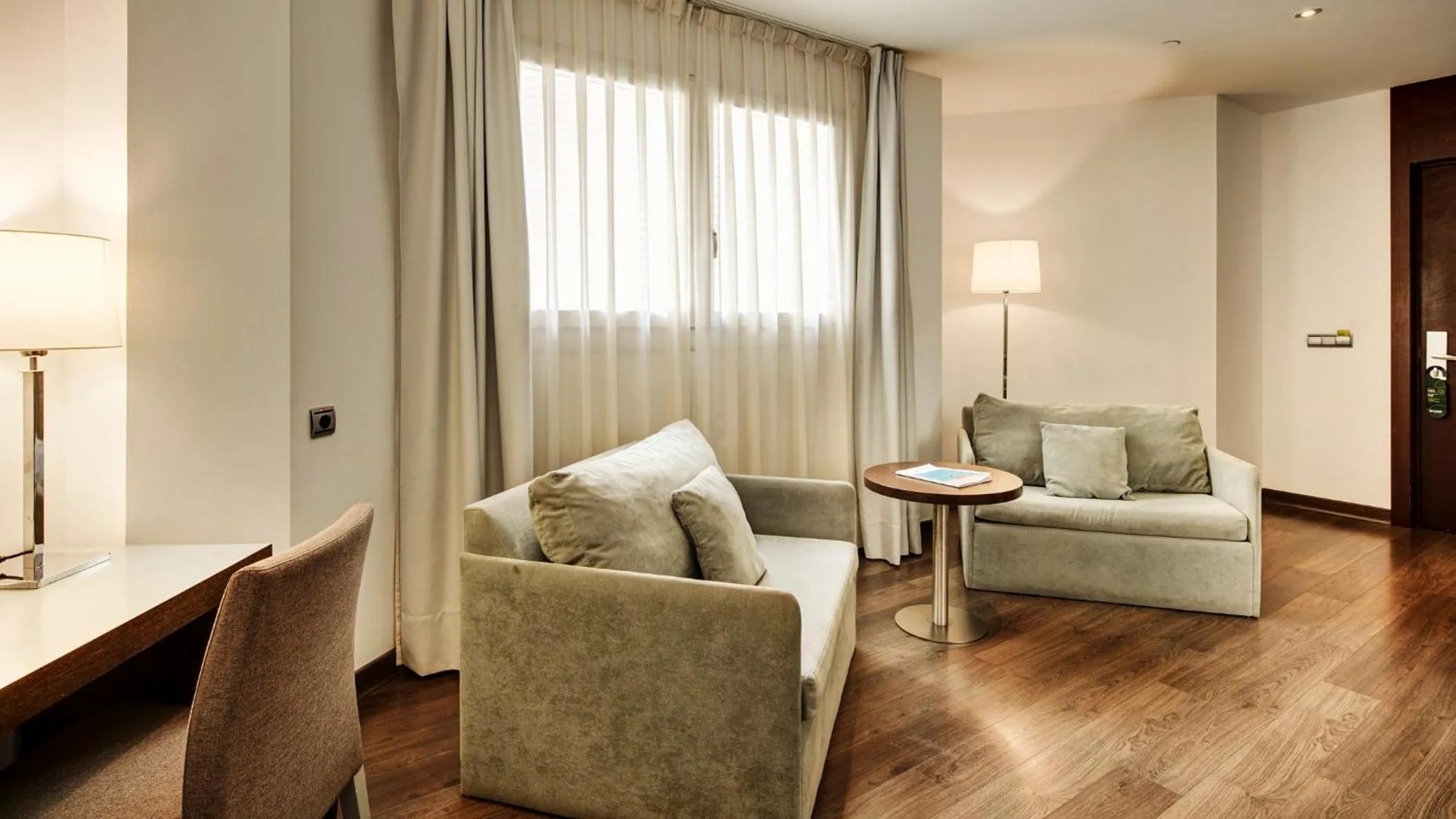 Photo of the whole room in Sercotel Coliseo