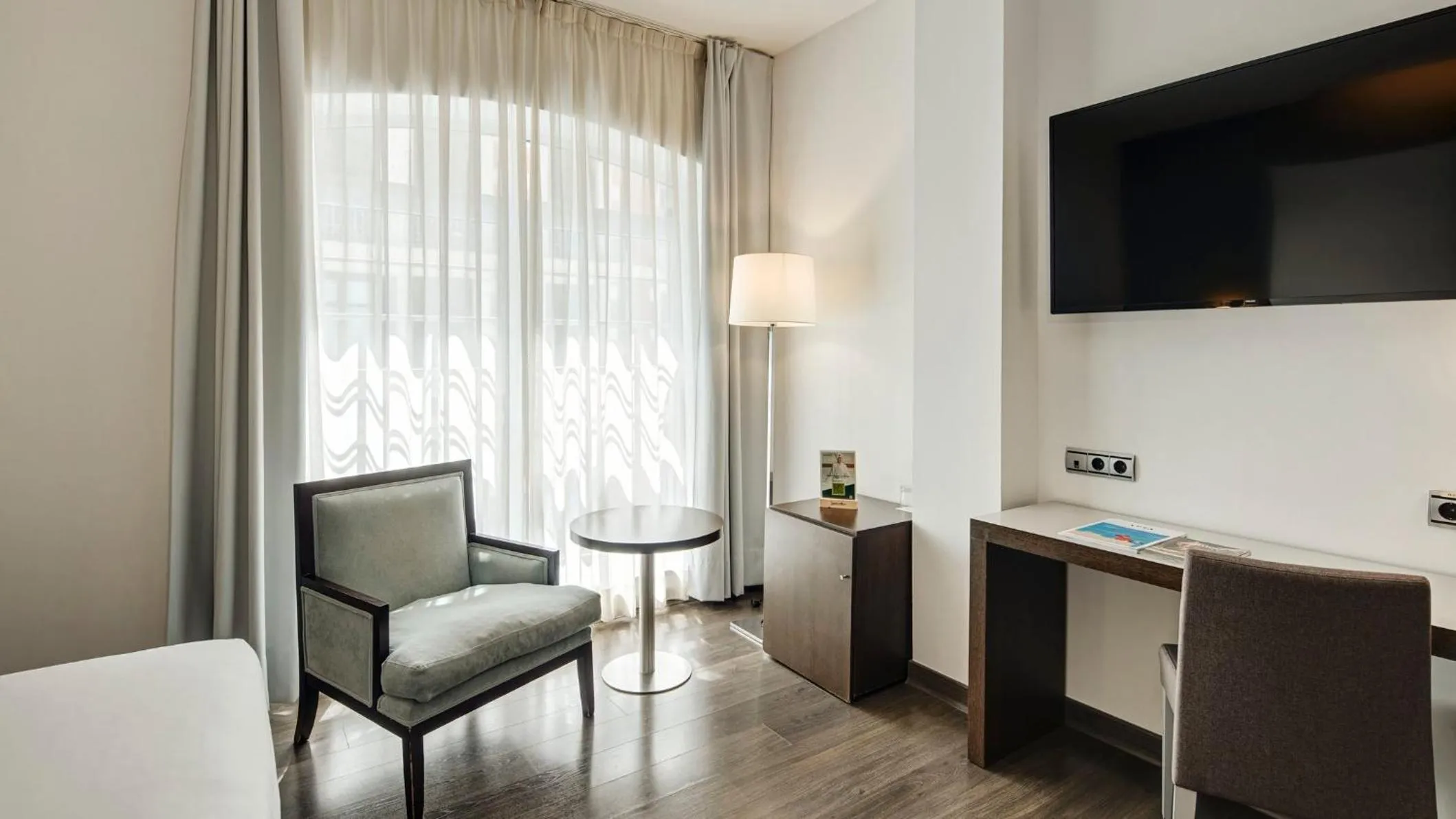 Photo of the whole room in Sercotel Coliseo