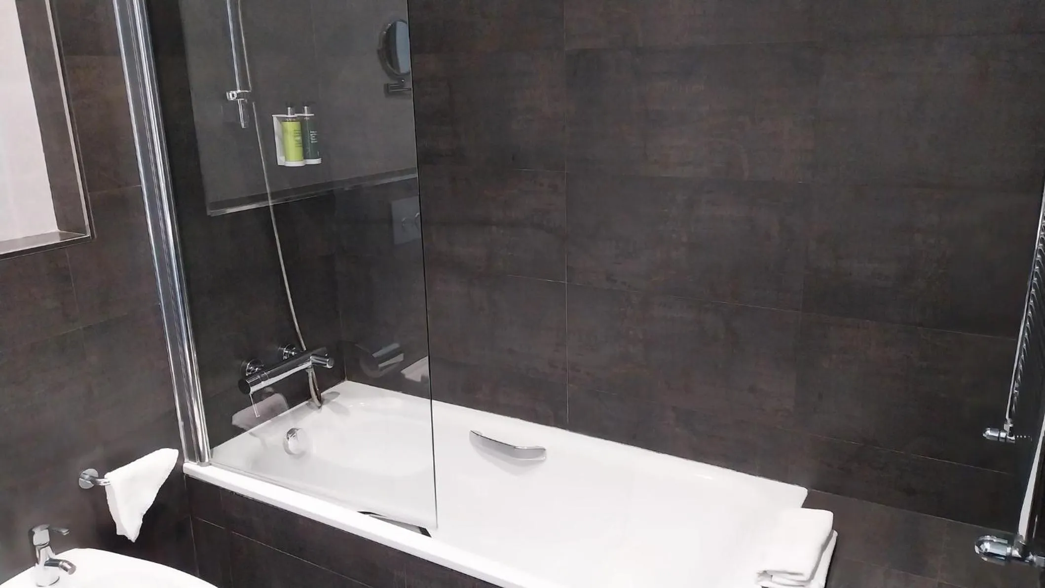 Bathroom in Sercotel Coliseo