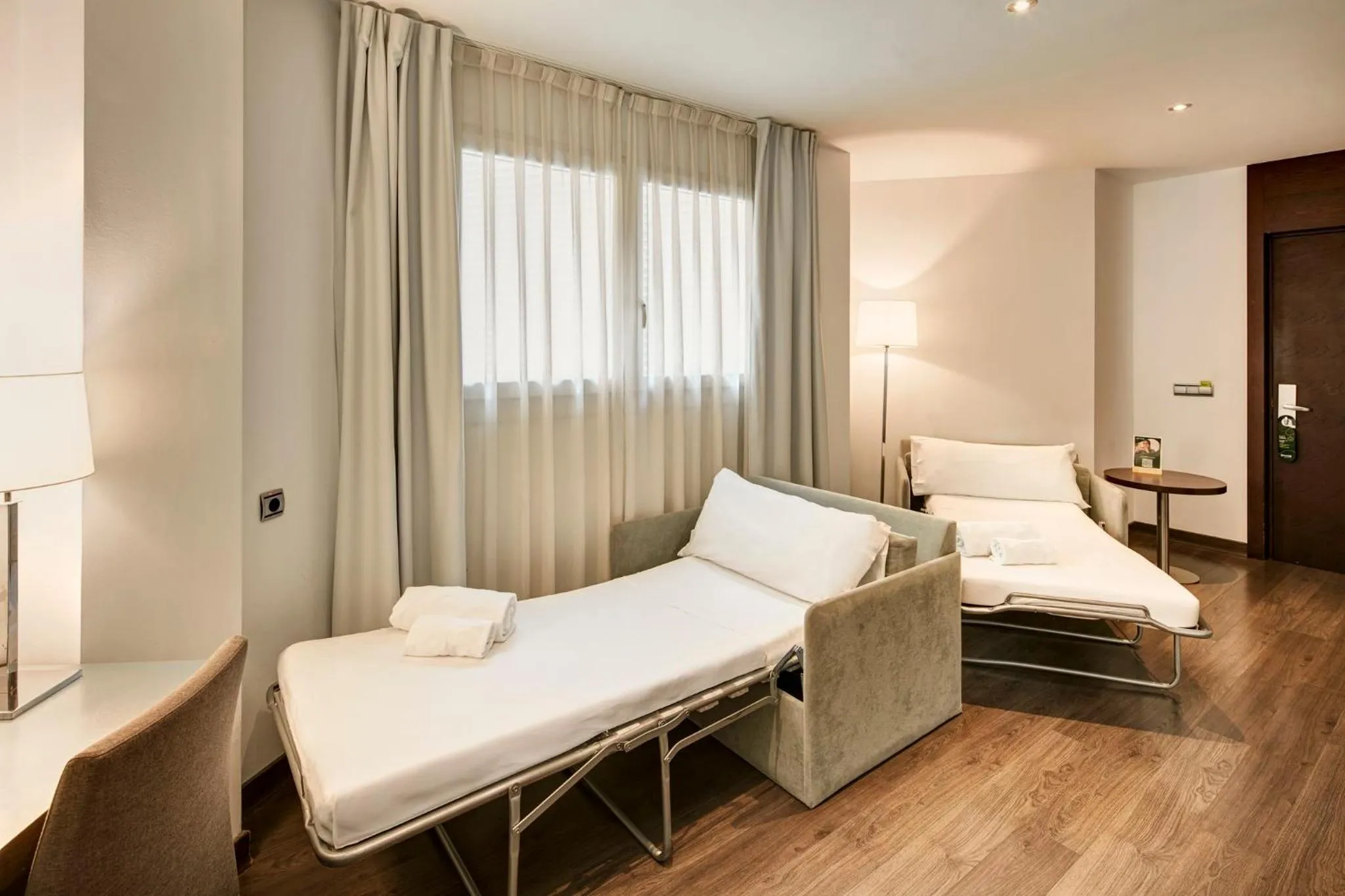 Photo of the whole room, Bed in Sercotel Coliseo