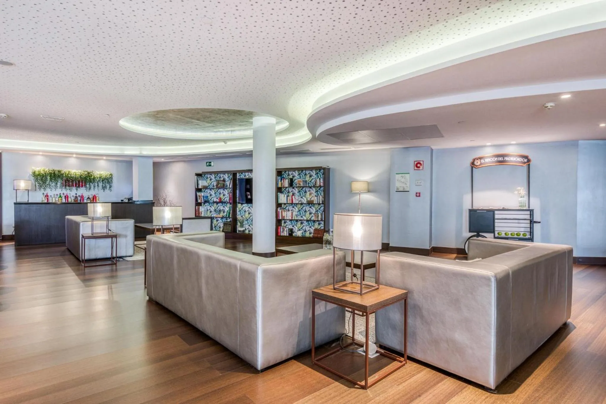 Lounge or bar in Sercotel Coliseo