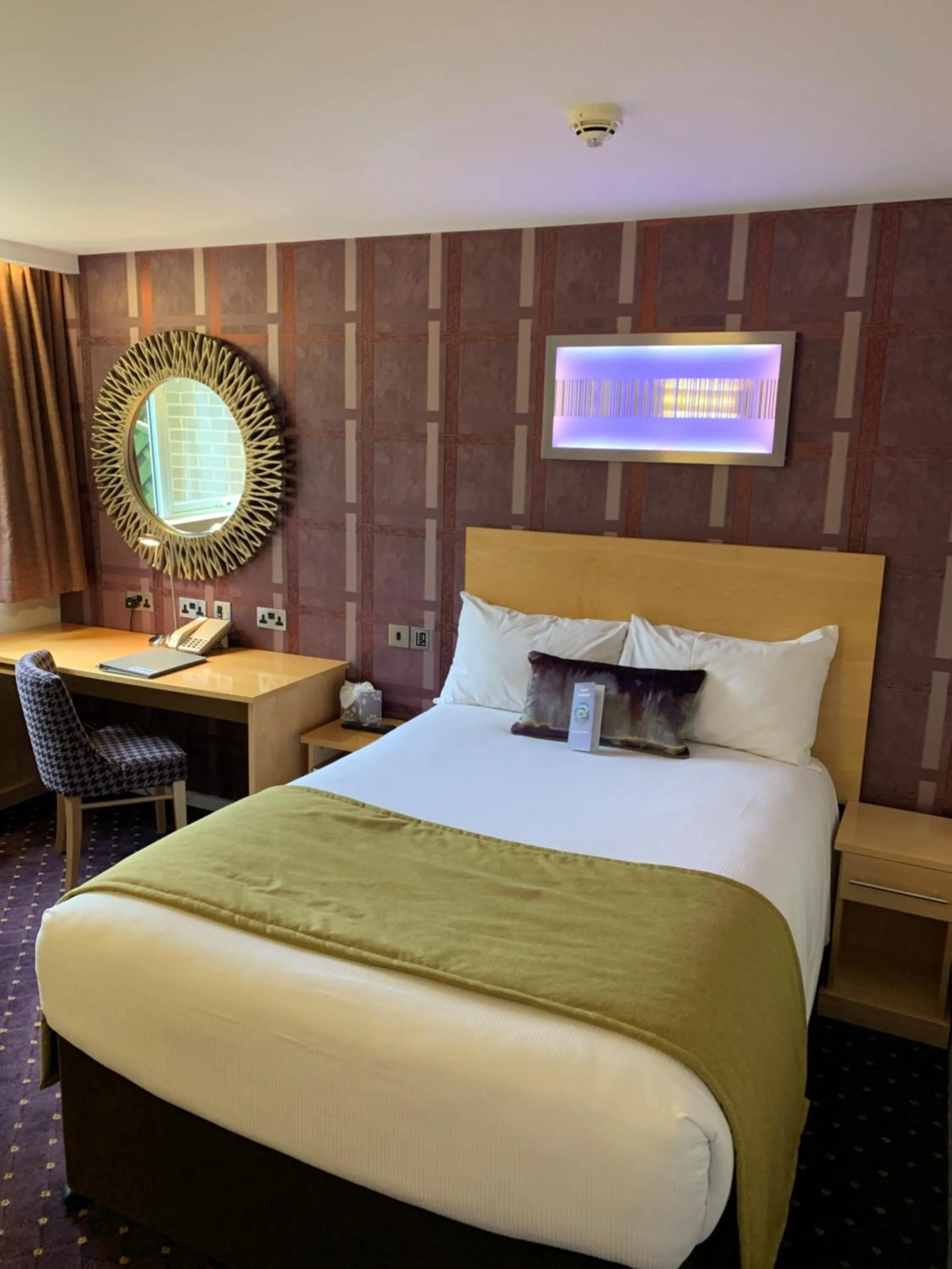 Bedroom, Bed in Cranfield Management Development Centre