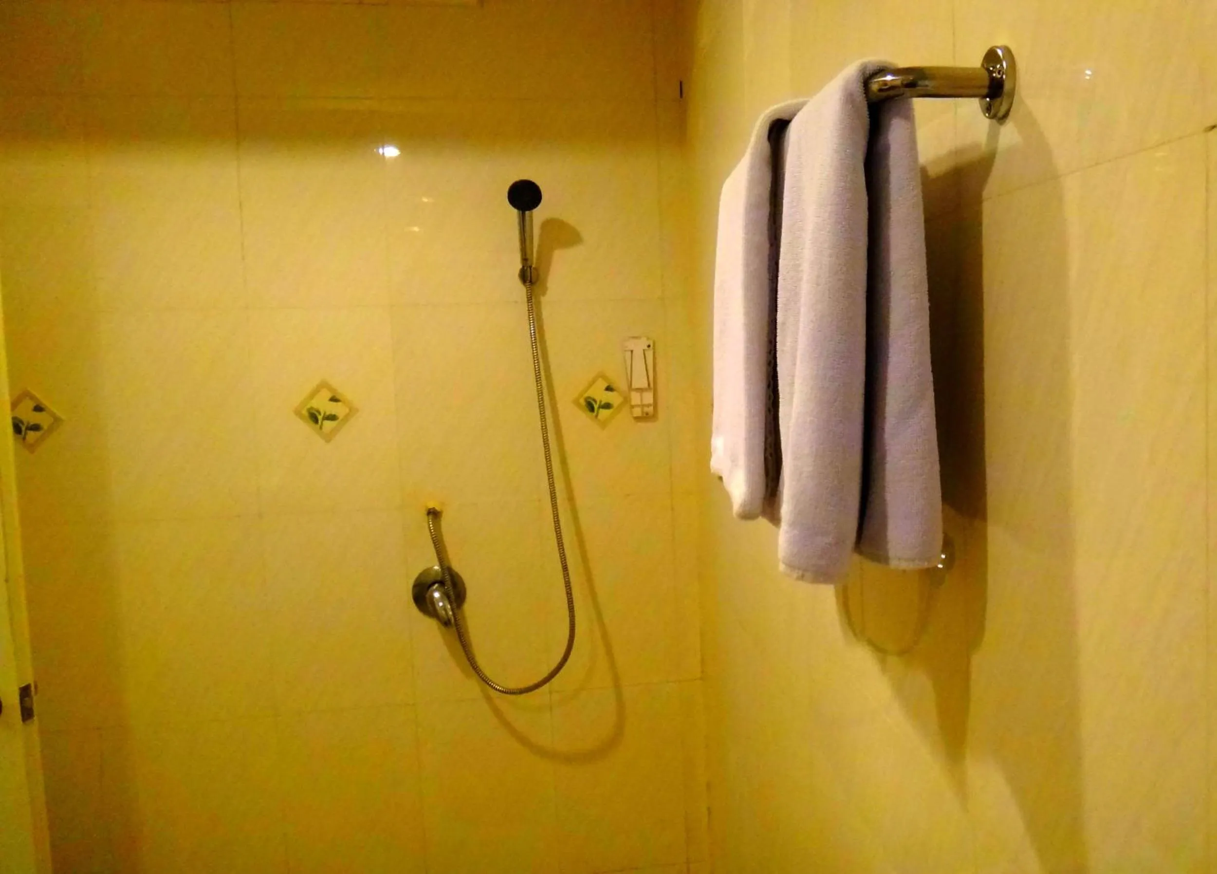 Bathroom in Sam's Lodge