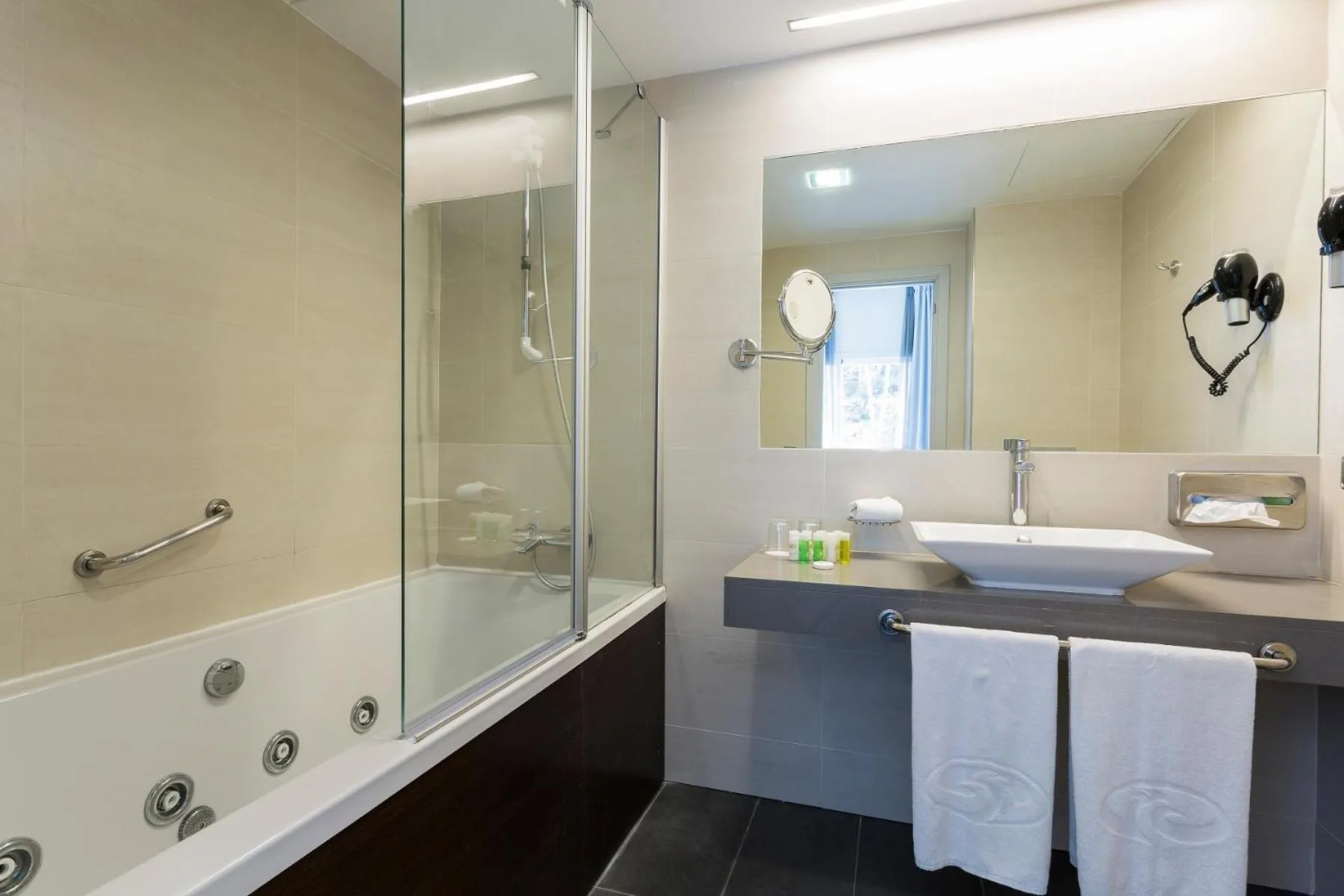 Shower in Palladium Hotel Cala Llonga - Adults Only